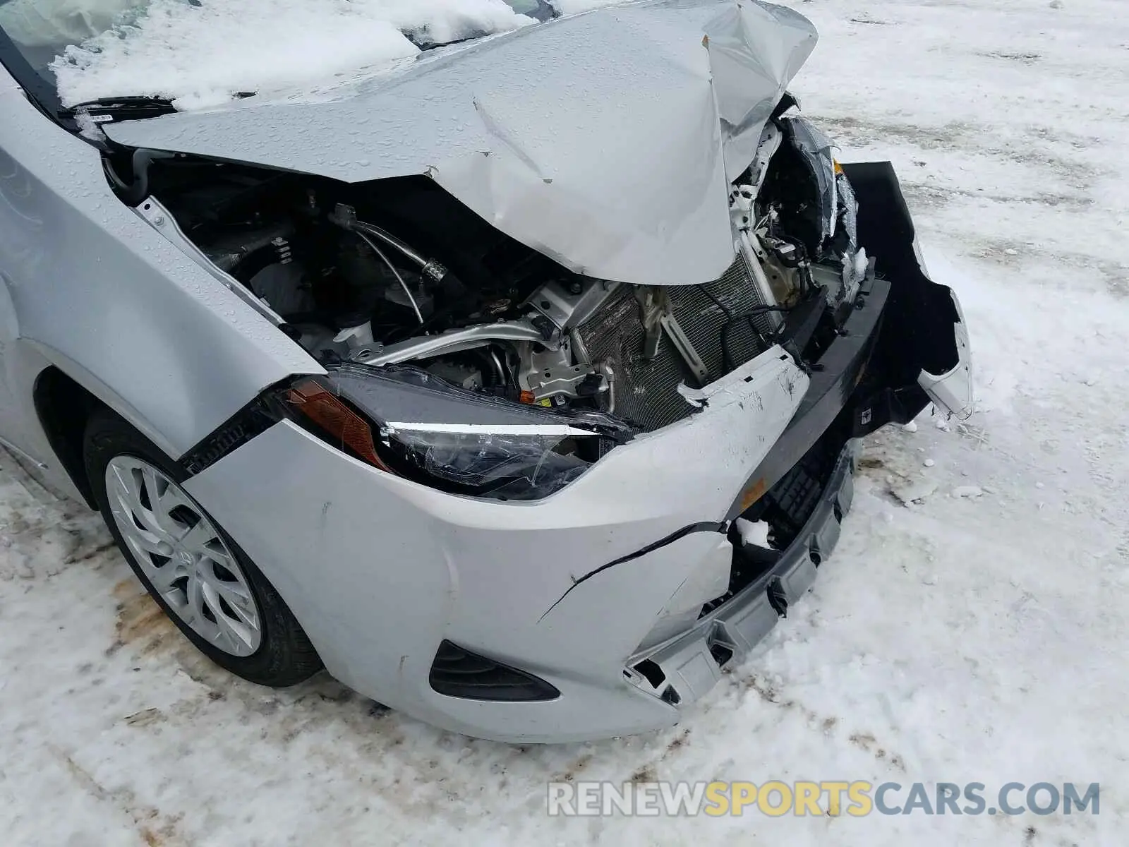 9 Photograph of a damaged car 5YFBURHE0KP896990 TOYOTA COROLLA 2019