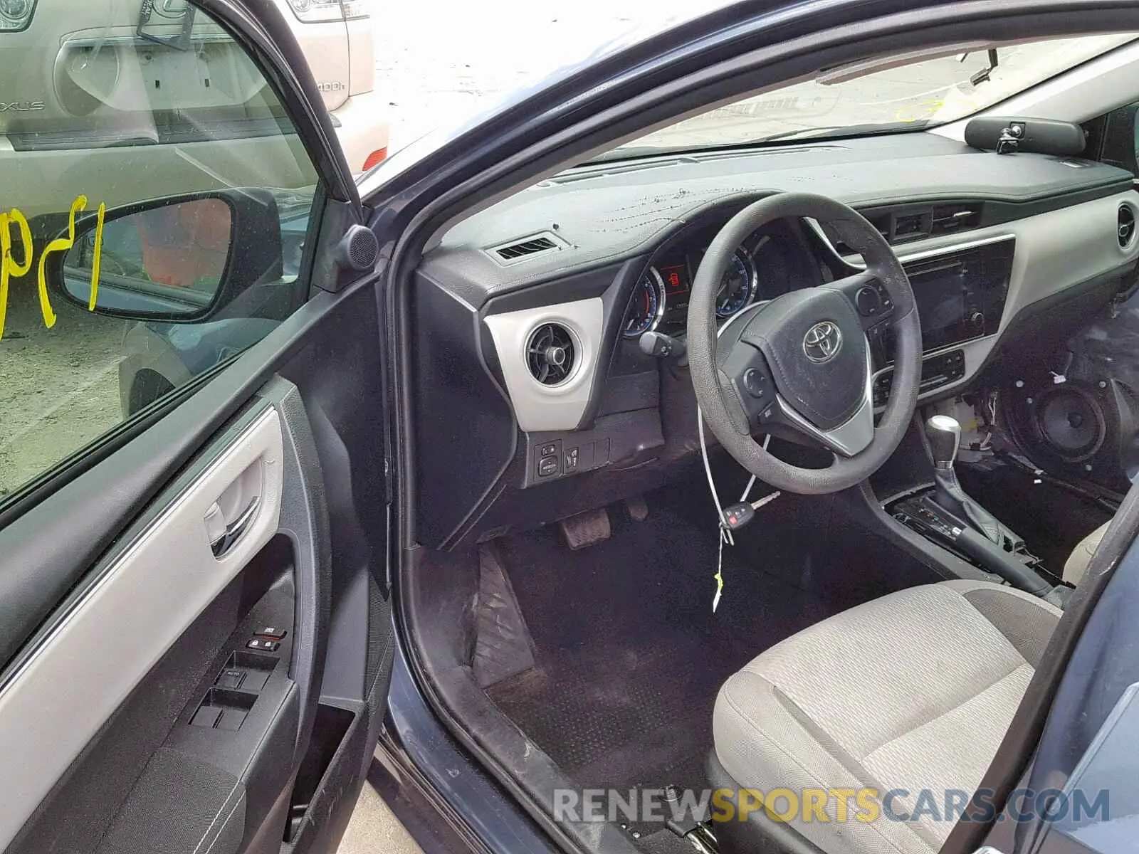 9 Photograph of a damaged car 5YFBURHE0KP911102 TOYOTA COROLLA 2019