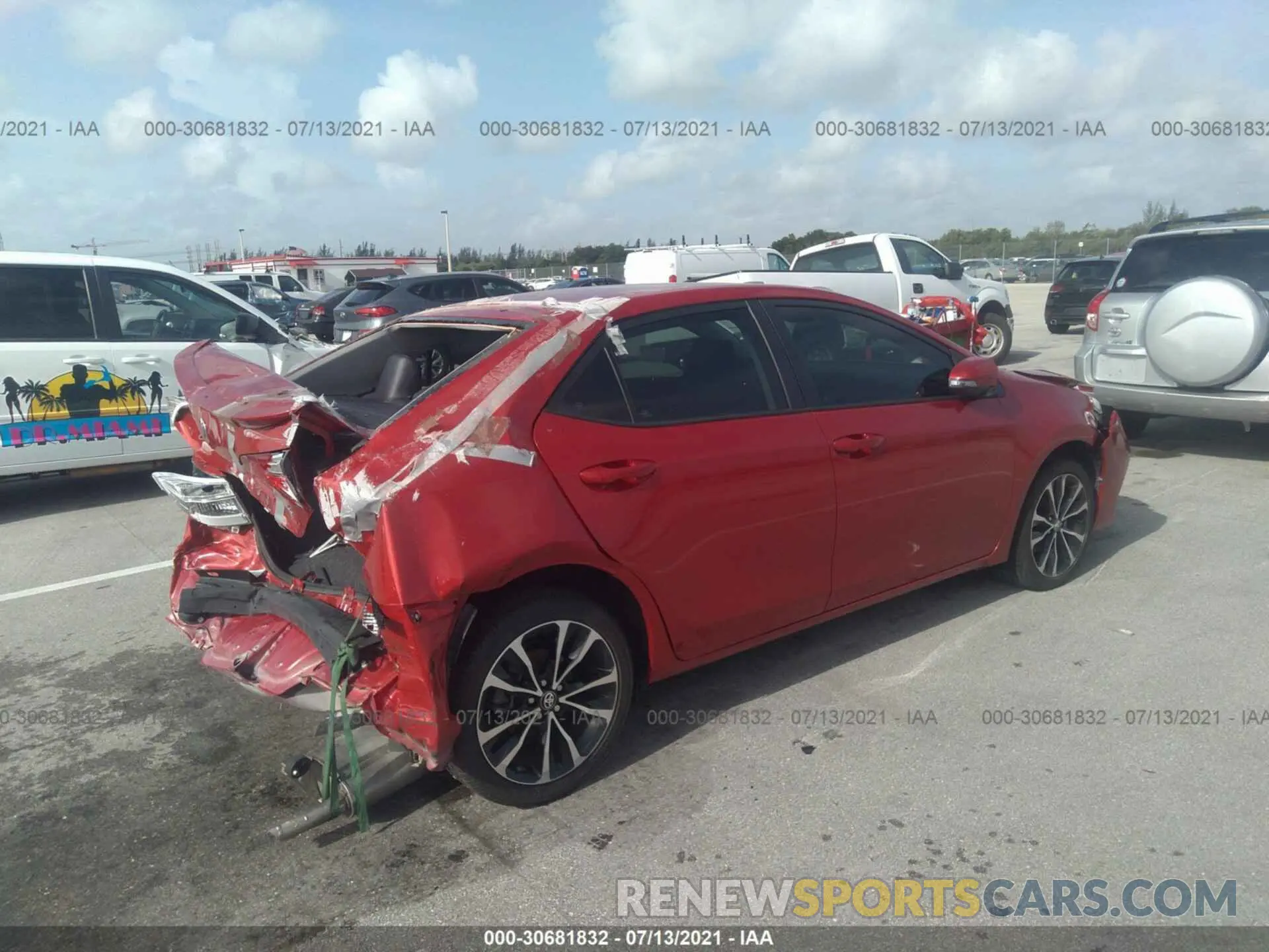 4 Photograph of a damaged car 5YFBURHE0KP912914 TOYOTA COROLLA 2019