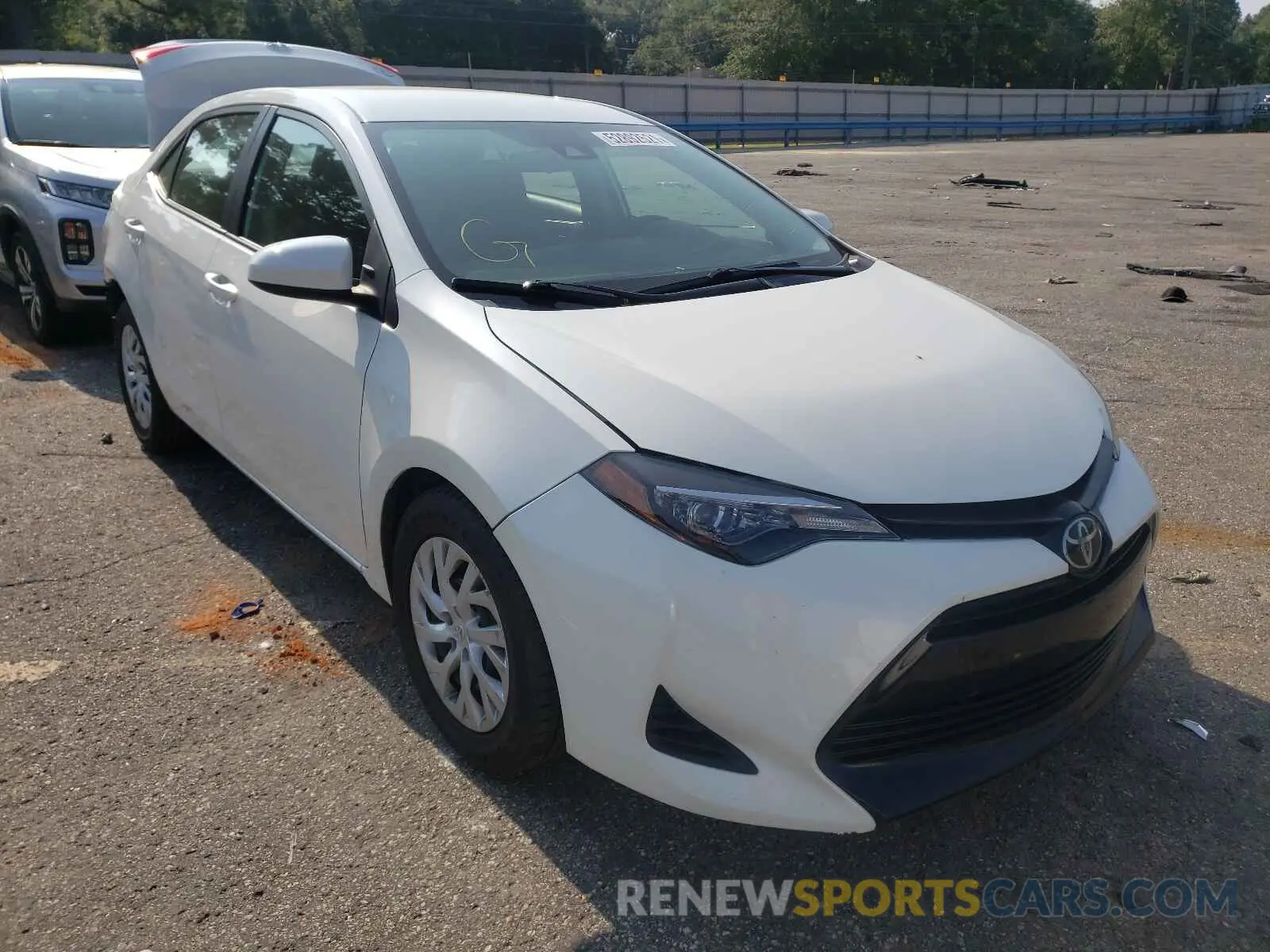 1 Photograph of a damaged car 5YFBURHE0KP915635 TOYOTA COROLLA 2019
