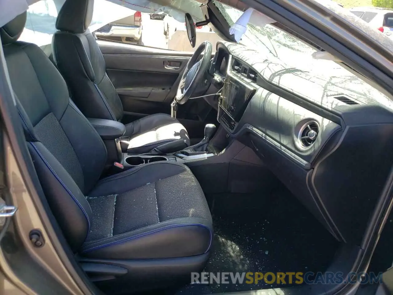 5 Photograph of a damaged car 5YFBURHE0KP917546 TOYOTA COROLLA 2019