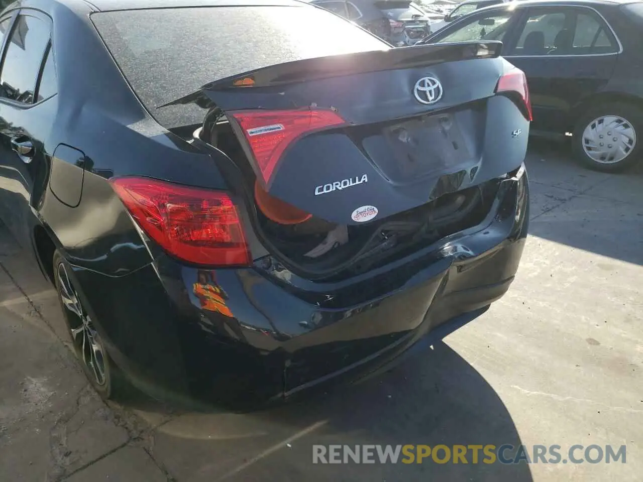9 Photograph of a damaged car 5YFBURHE0KP920012 TOYOTA COROLLA 2019