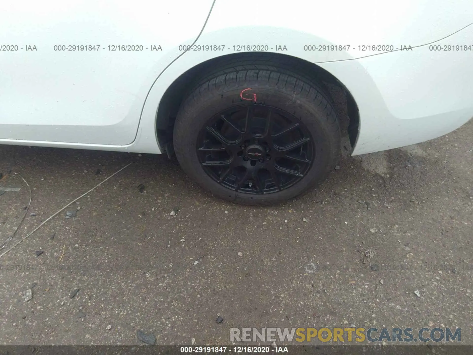 12 Photograph of a damaged car 5YFBURHE0KP925386 TOYOTA COROLLA 2019