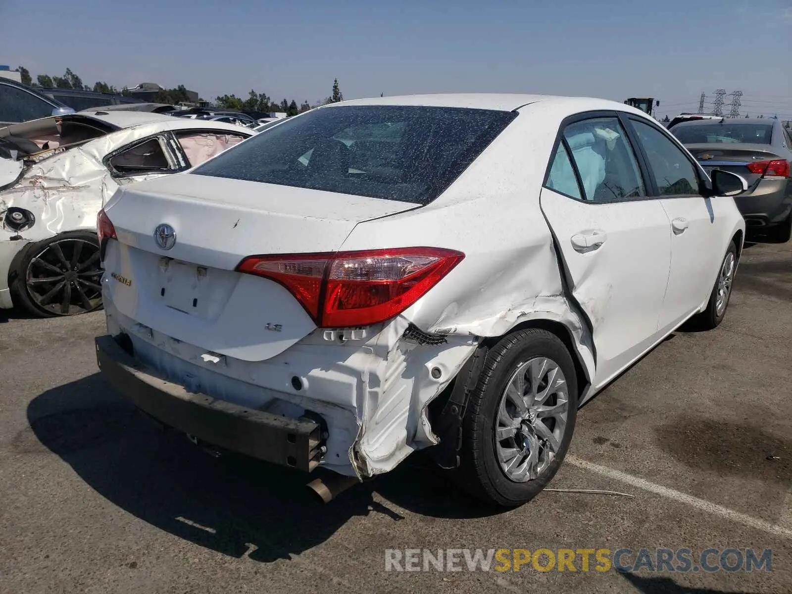 4 Photograph of a damaged car 5YFBURHE0KP928966 TOYOTA COROLLA 2019