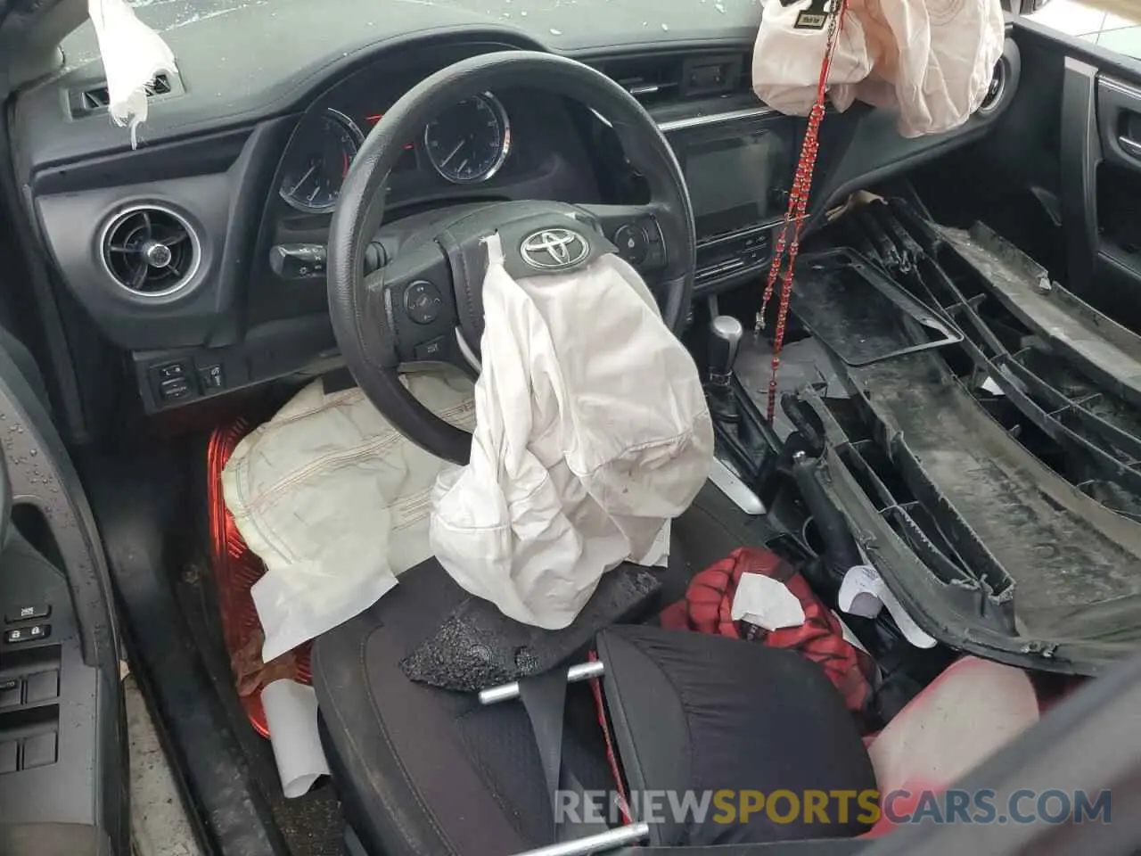 8 Photograph of a damaged car 5YFBURHE0KP931558 TOYOTA COROLLA 2019