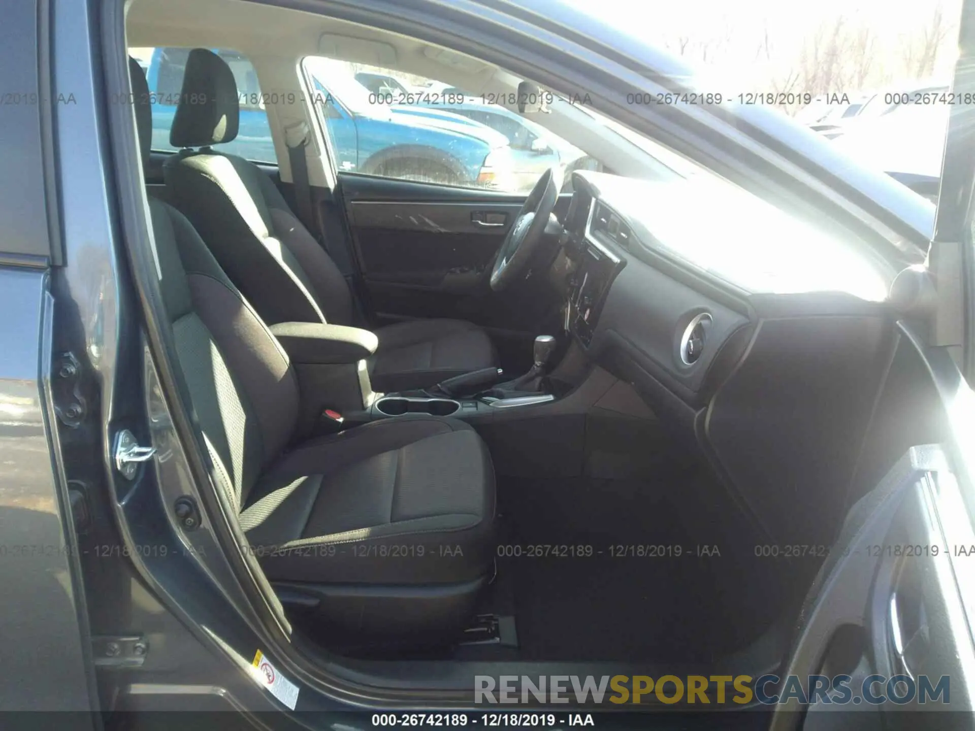 5 Photograph of a damaged car 5YFBURHE0KP936601 TOYOTA COROLLA 2019