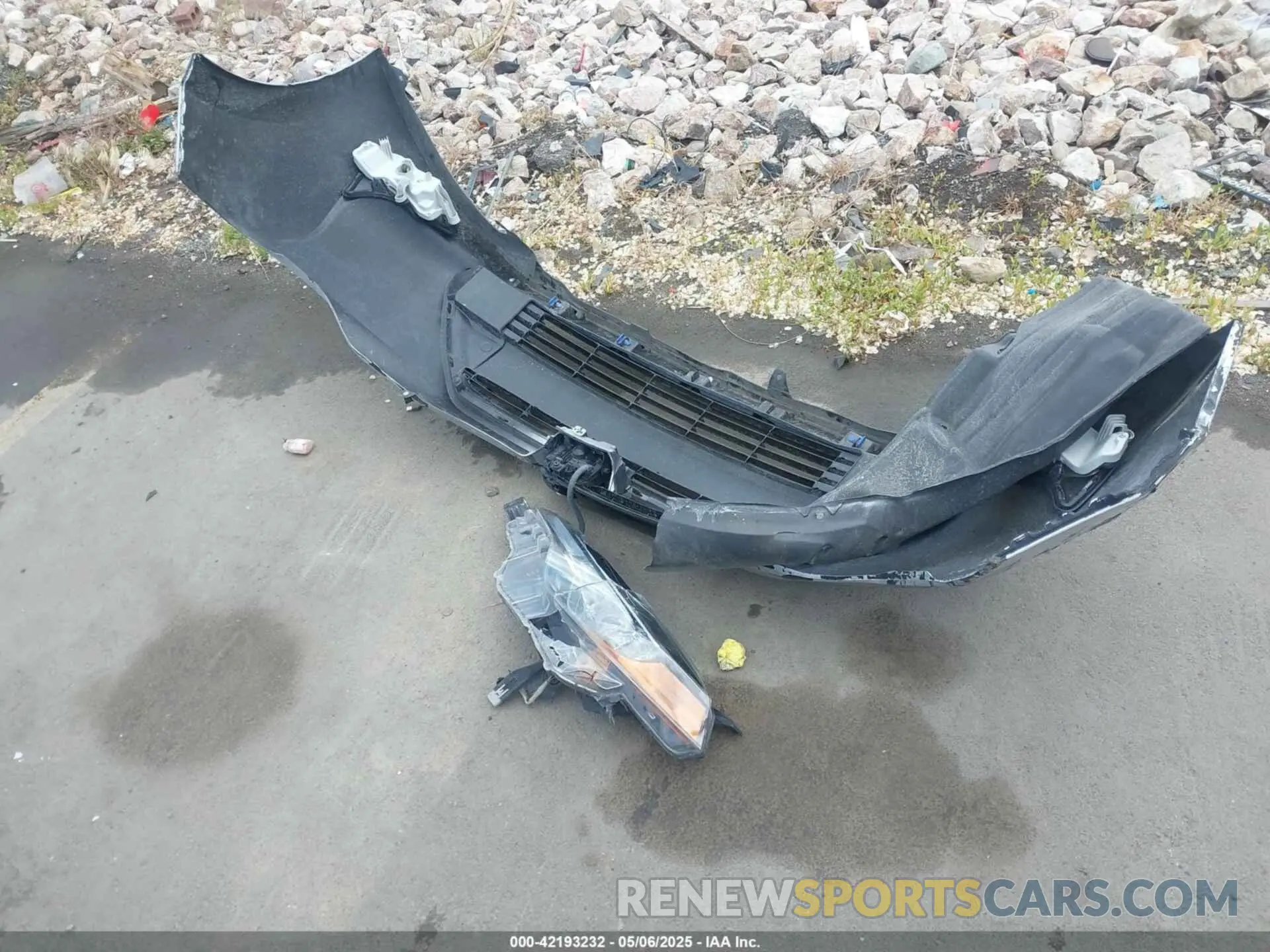 12 Photograph of a damaged car 5YFBURHE0KP938364 TOYOTA COROLLA 2019