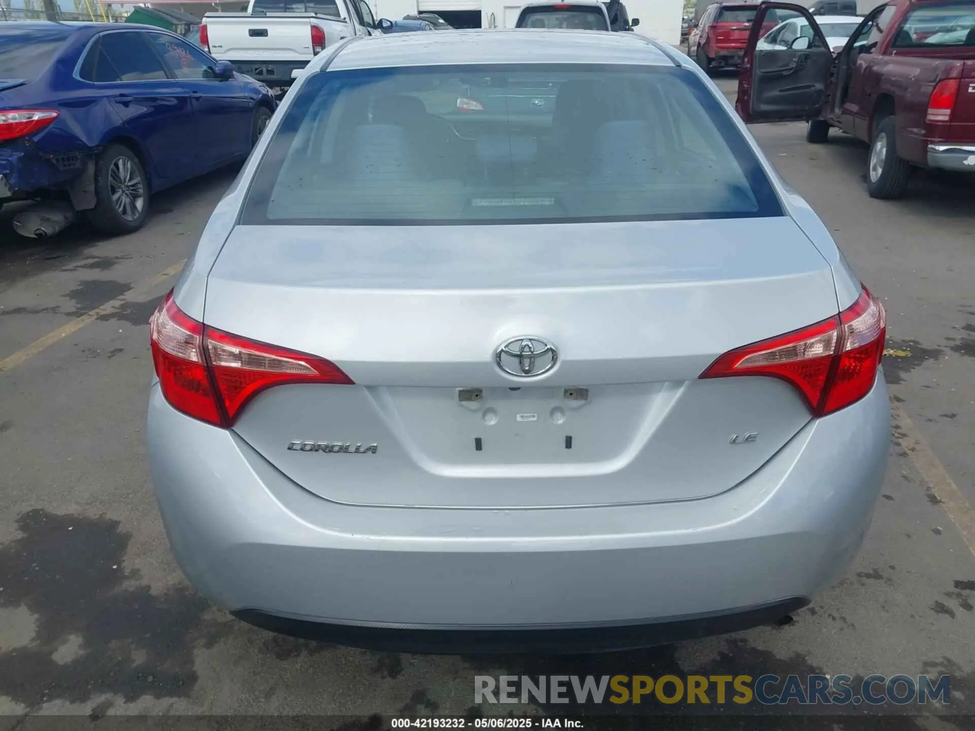 17 Photograph of a damaged car 5YFBURHE0KP938364 TOYOTA COROLLA 2019