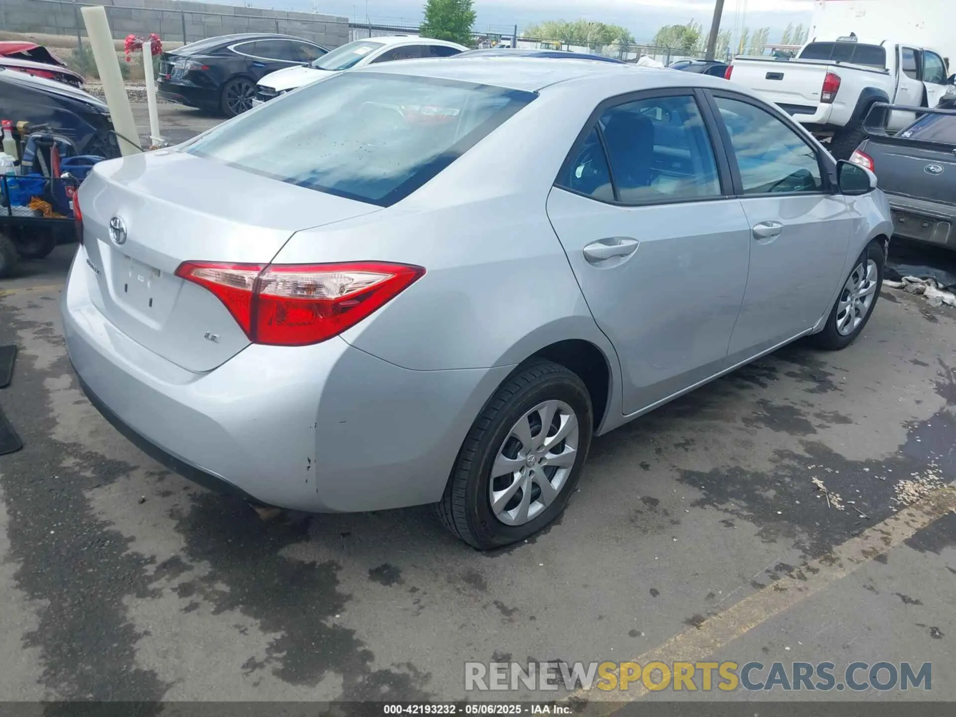 4 Photograph of a damaged car 5YFBURHE0KP938364 TOYOTA COROLLA 2019