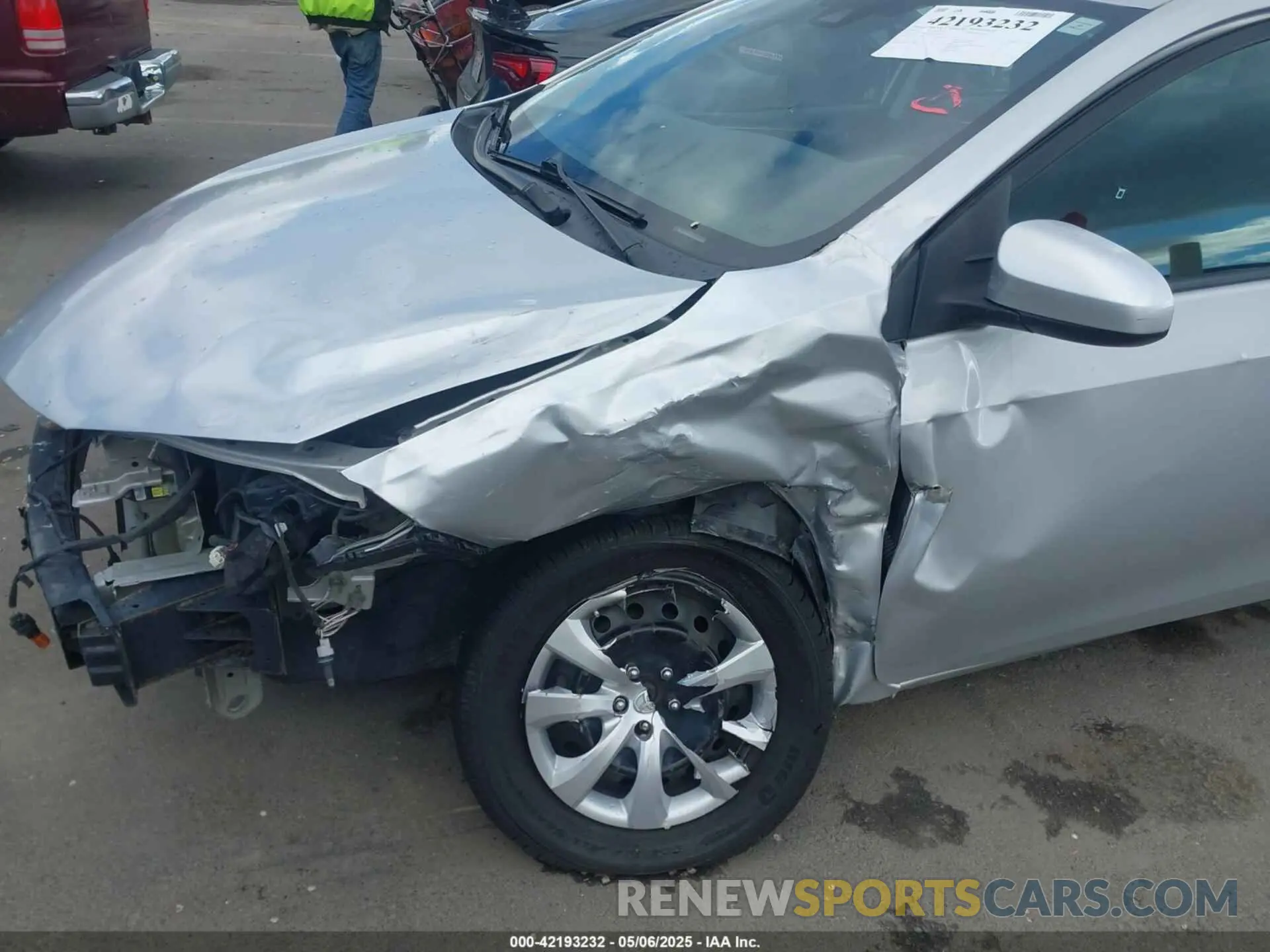 6 Photograph of a damaged car 5YFBURHE0KP938364 TOYOTA COROLLA 2019