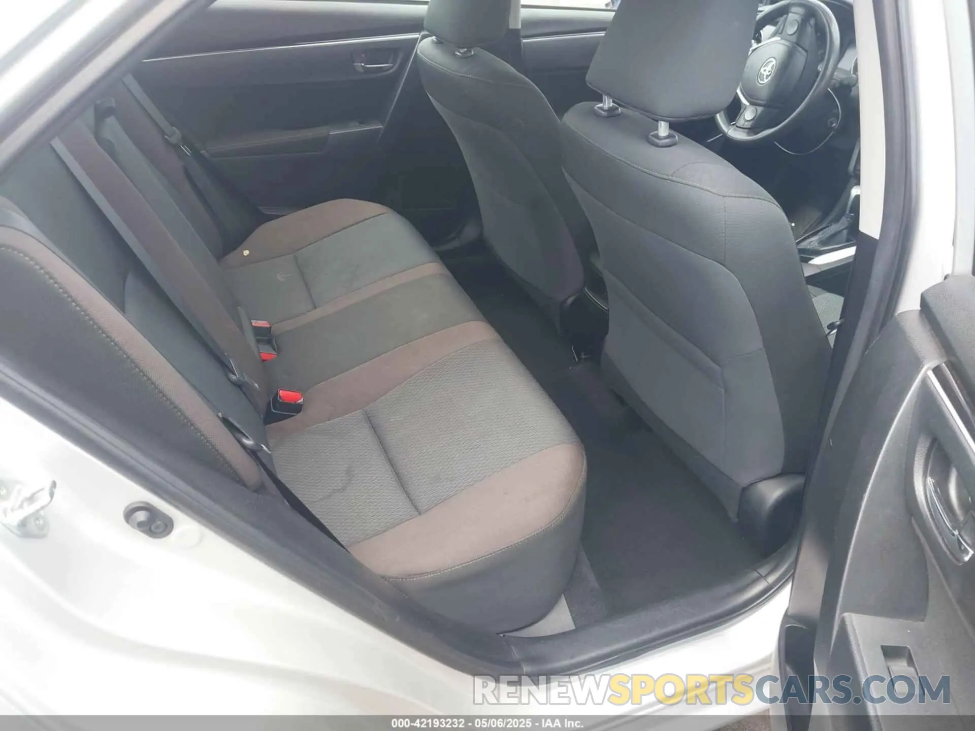 8 Photograph of a damaged car 5YFBURHE0KP938364 TOYOTA COROLLA 2019