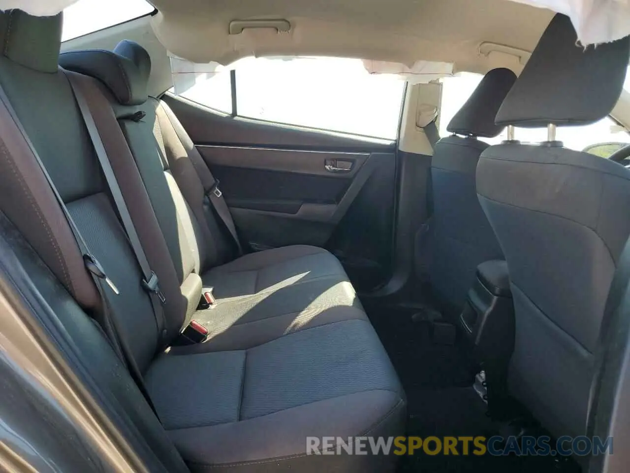 10 Photograph of a damaged car 5YFBURHE0KP939191 TOYOTA COROLLA 2019