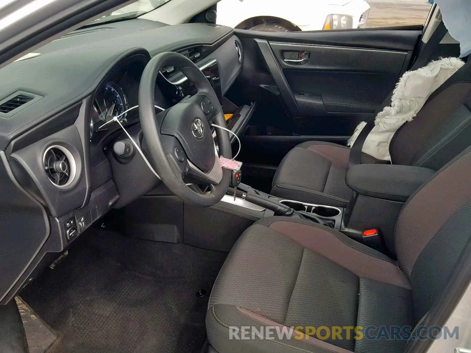 5 Photograph of a damaged car 5YFBURHE0KP939501 TOYOTA COROLLA 2019