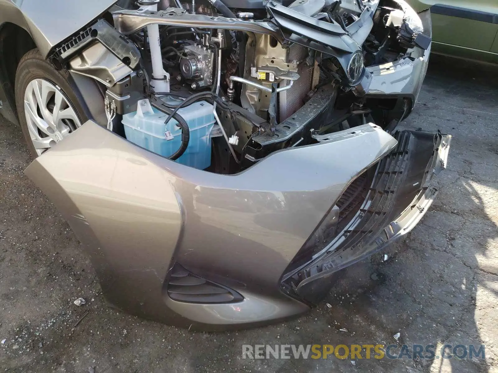 9 Photograph of a damaged car 5YFBURHE0KP942737 TOYOTA COROLLA 2019
