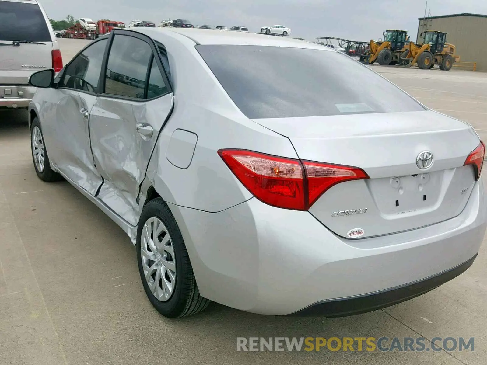 3 Photograph of a damaged car 5YFBURHE0KP943791 TOYOTA COROLLA 2019