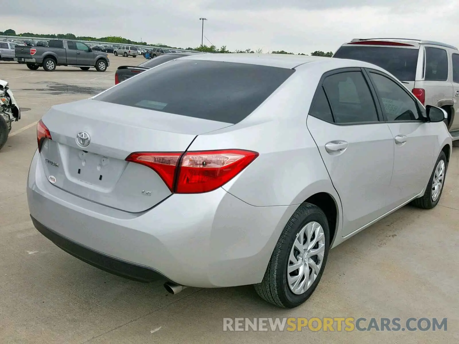 4 Photograph of a damaged car 5YFBURHE0KP943791 TOYOTA COROLLA 2019
