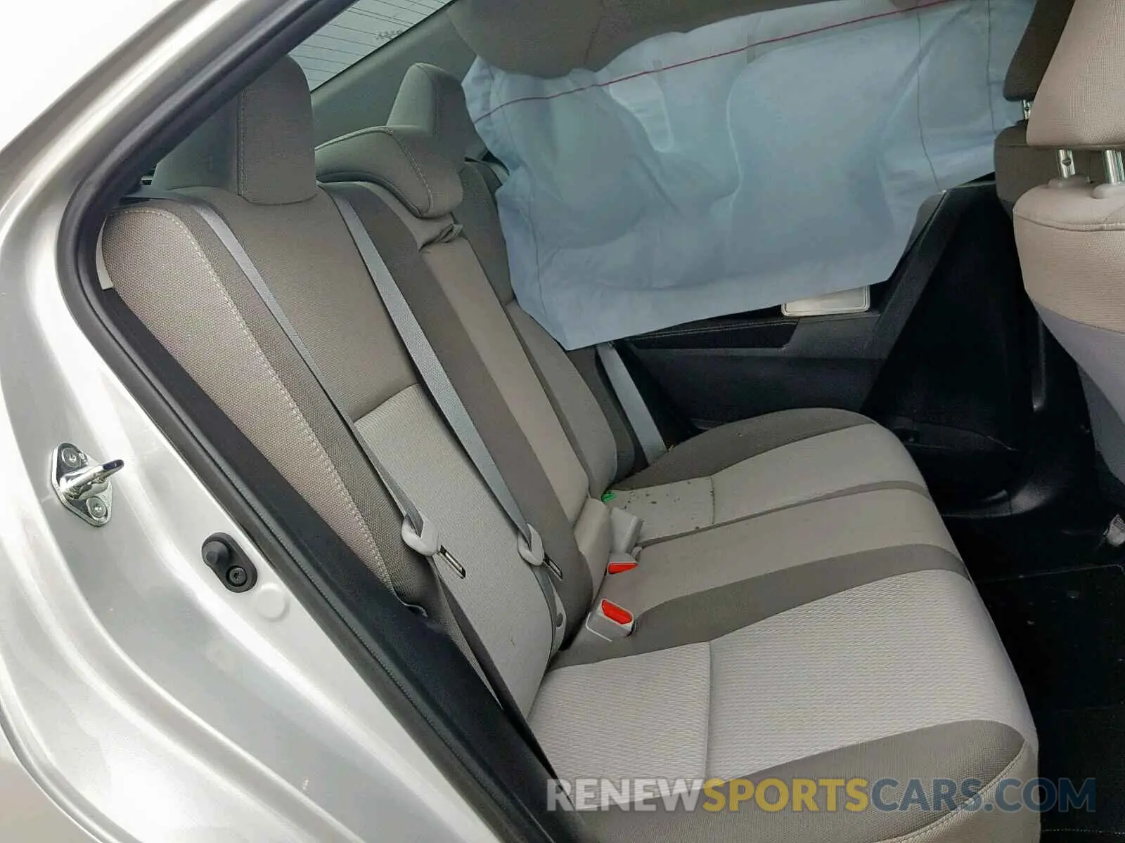 6 Photograph of a damaged car 5YFBURHE0KP943791 TOYOTA COROLLA 2019
