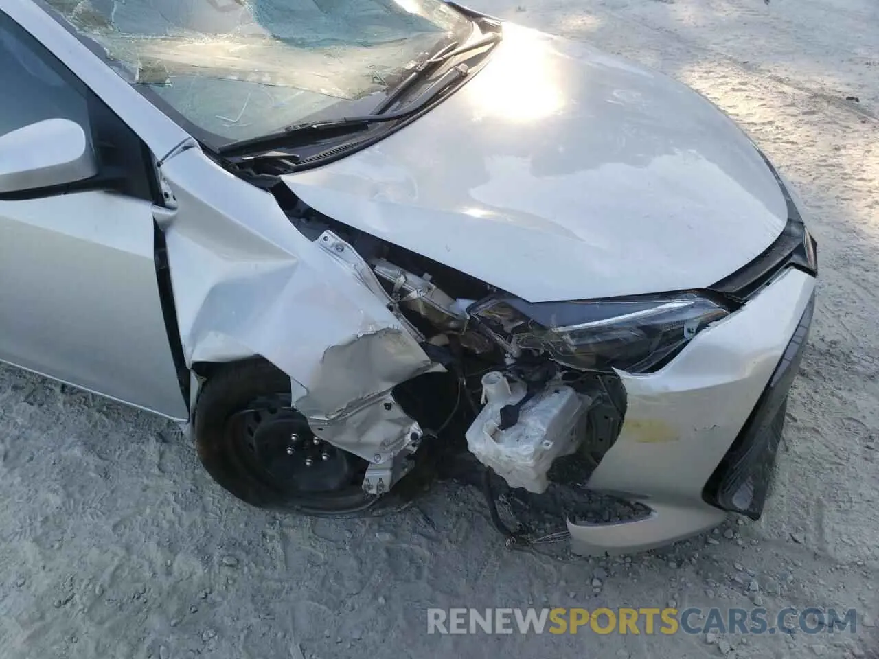 9 Photograph of a damaged car 5YFBURHE0KP944553 TOYOTA COROLLA 2019