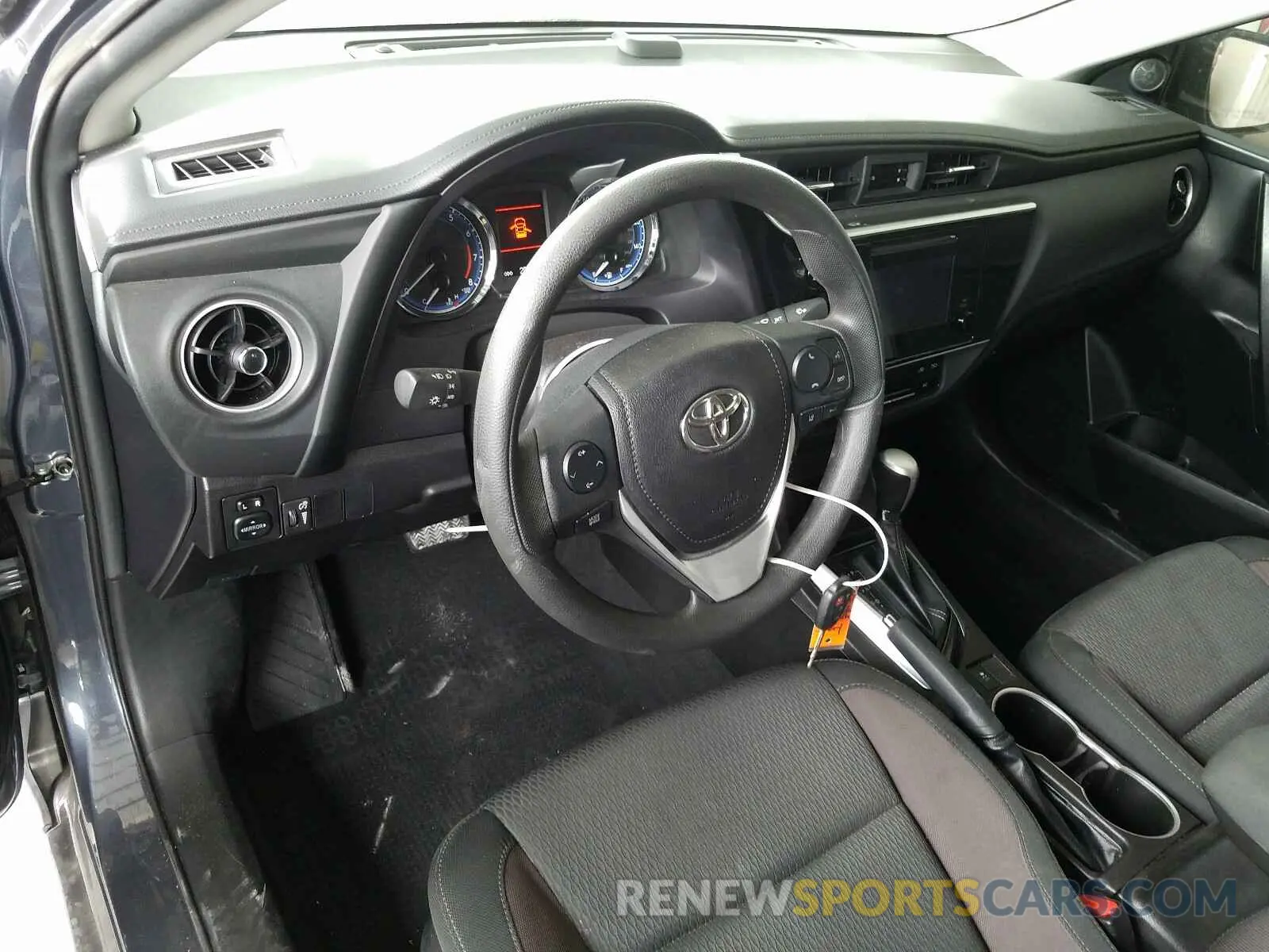 9 Photograph of a damaged car 5YFBURHE0KP946836 TOYOTA COROLLA 2019