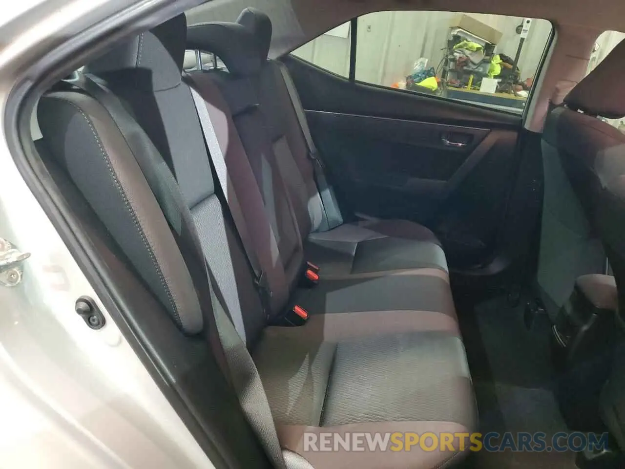 10 Photograph of a damaged car 5YFBURHE1KP860337 TOYOTA COROLLA 2019