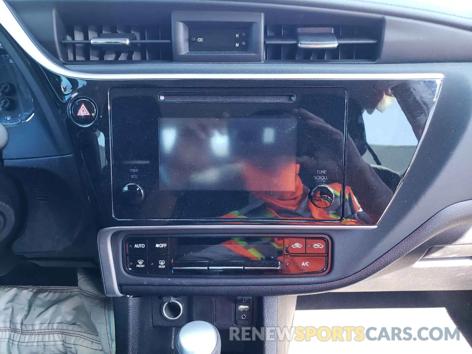 9 Photograph of a damaged car 5YFBURHE1KP875159 TOYOTA COROLLA 2019