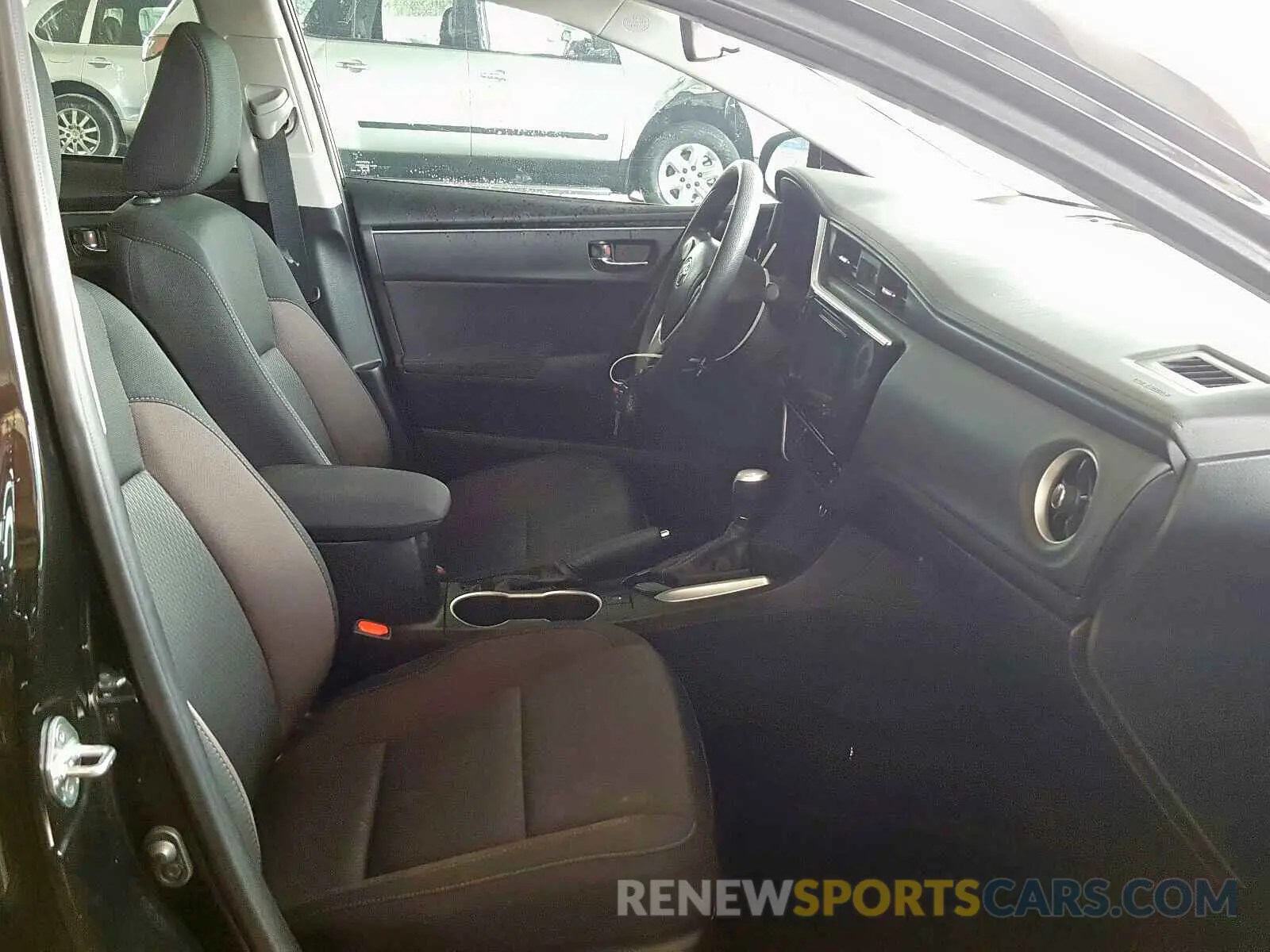 5 Photograph of a damaged car 5YFBURHE1KP878921 TOYOTA COROLLA 2019
