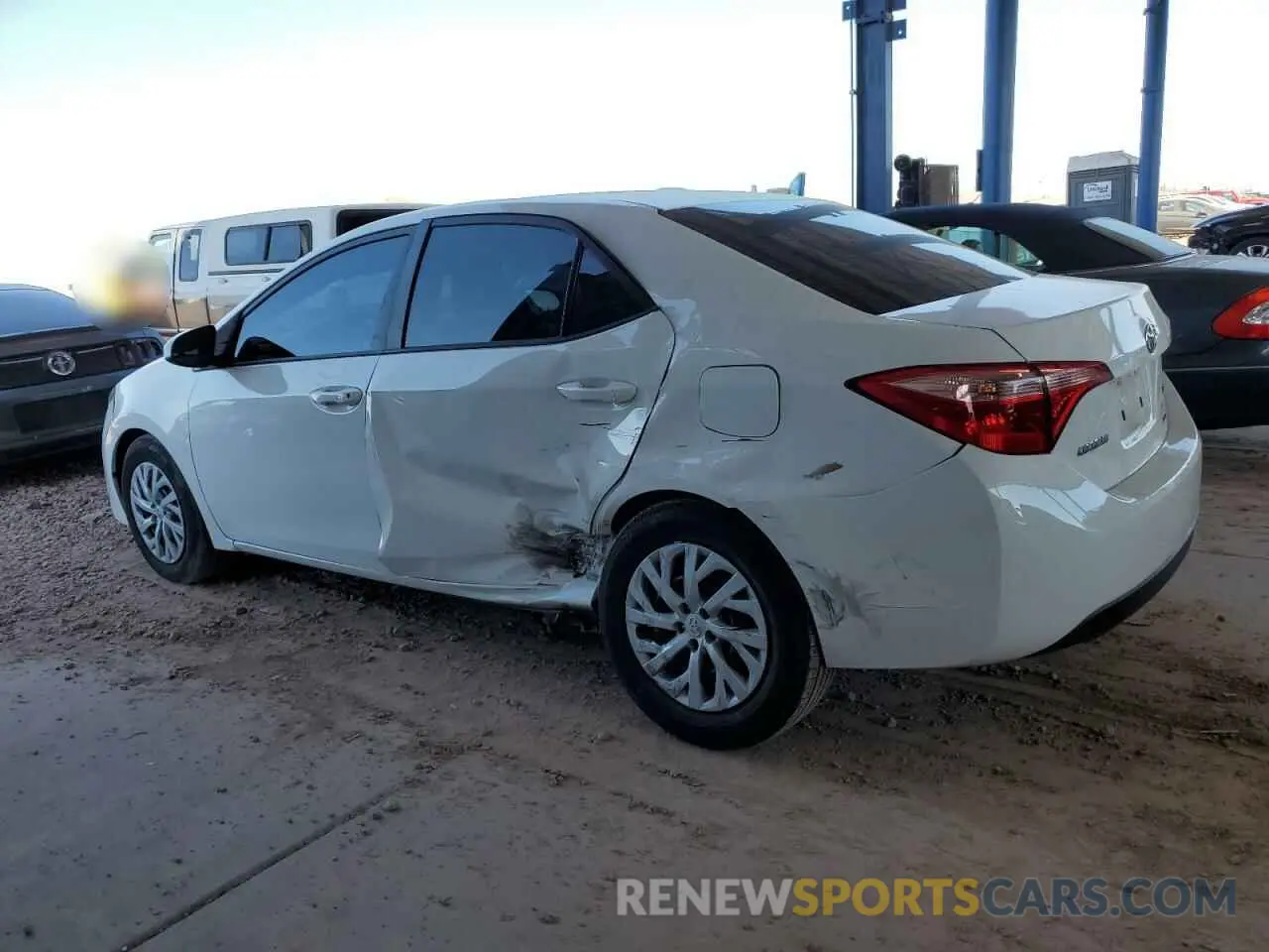 2 Photograph of a damaged car 5YFBURHE1KP879633 TOYOTA COROLLA 2019