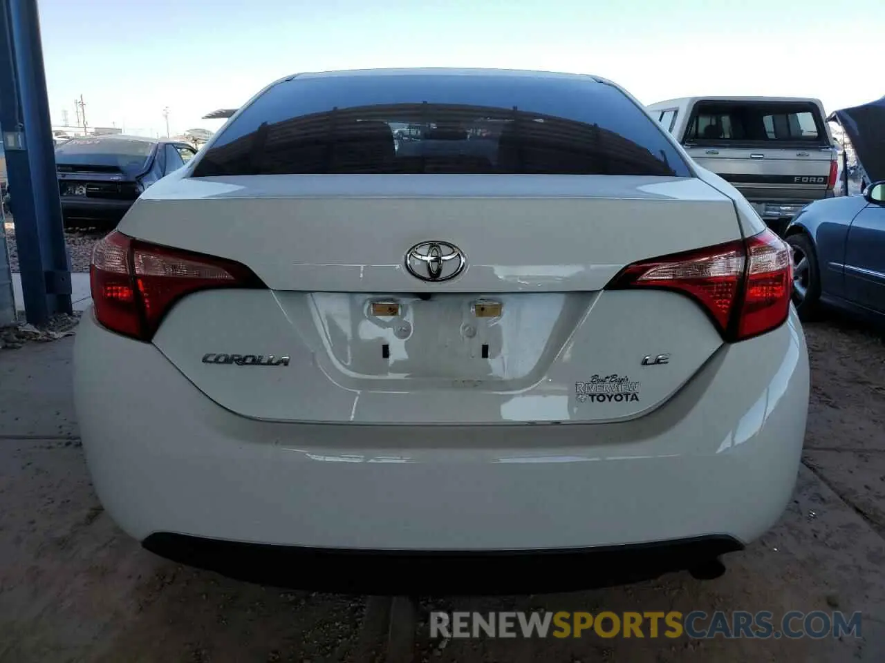 6 Photograph of a damaged car 5YFBURHE1KP879633 TOYOTA COROLLA 2019