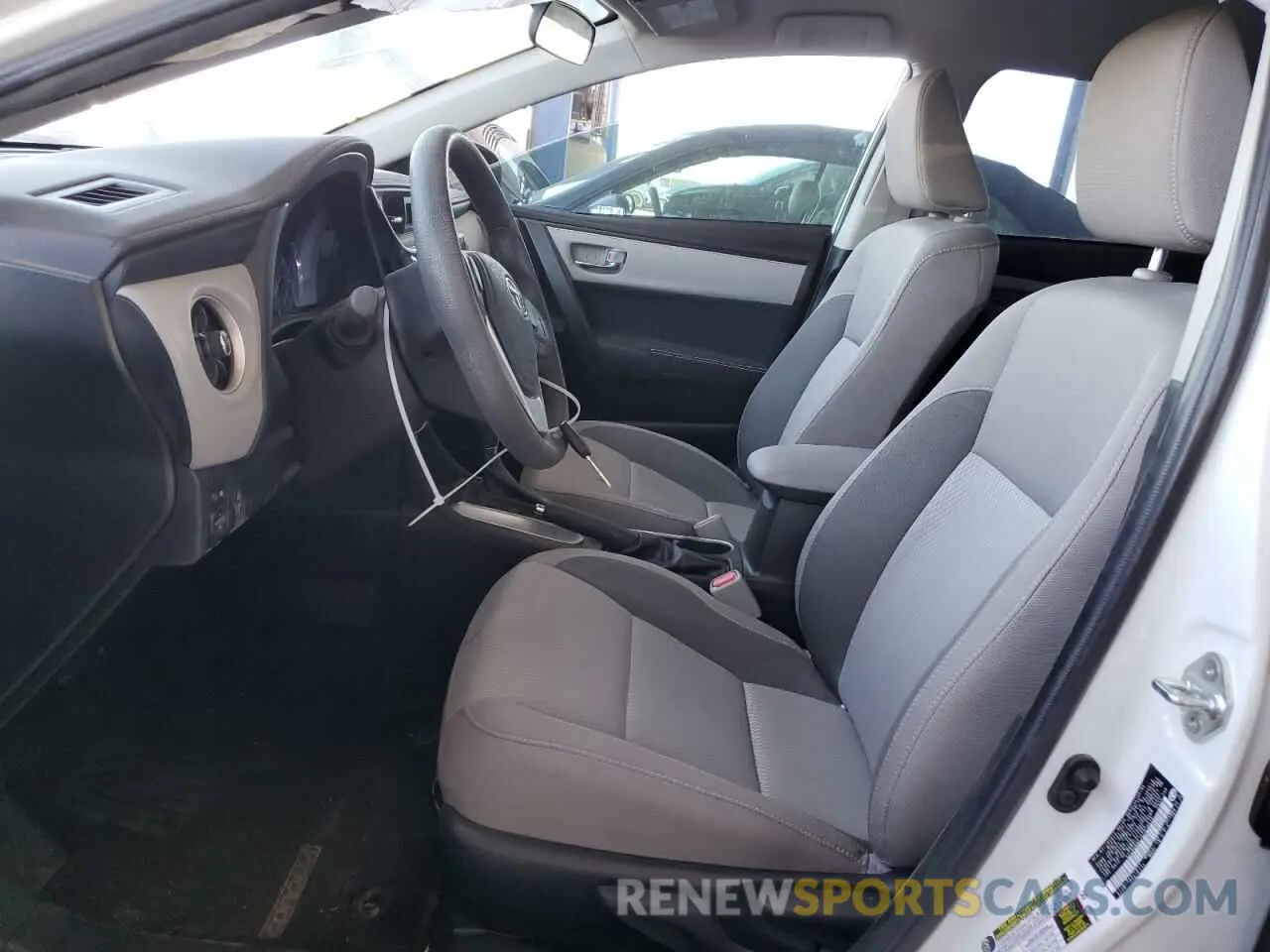 7 Photograph of a damaged car 5YFBURHE1KP879633 TOYOTA COROLLA 2019