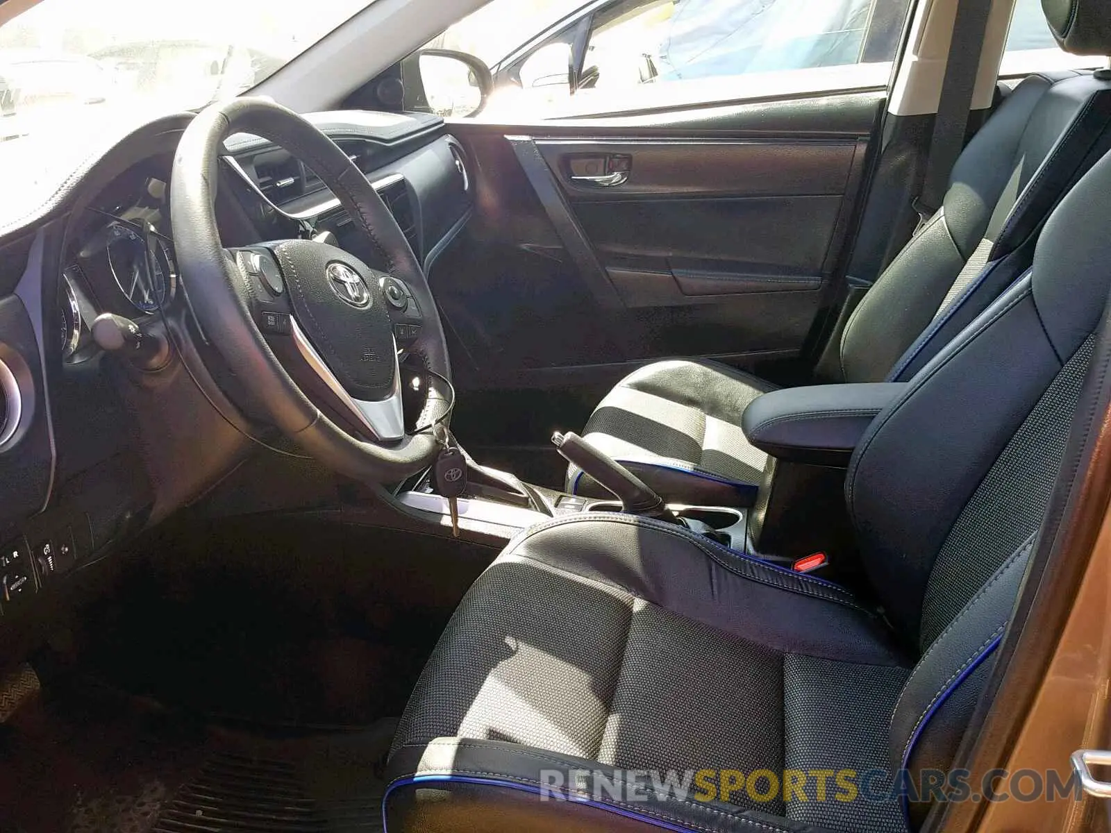 5 Photograph of a damaged car 5YFBURHE1KP882807 TOYOTA COROLLA 2019