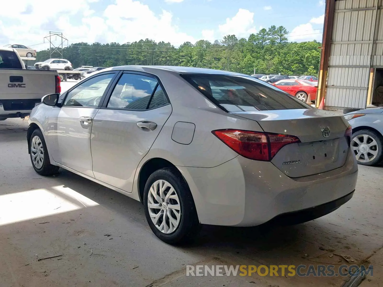 3 Photograph of a damaged car 5YFBURHE1KP883472 TOYOTA COROLLA 2019