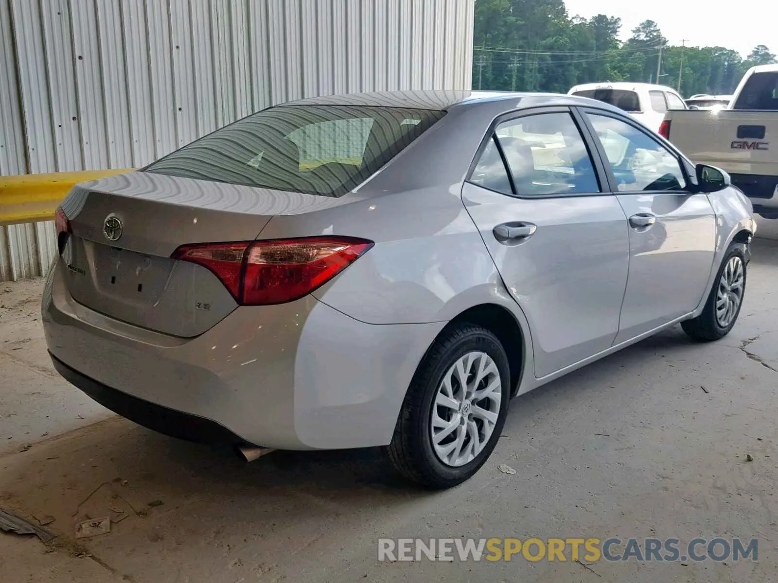 4 Photograph of a damaged car 5YFBURHE1KP883472 TOYOTA COROLLA 2019