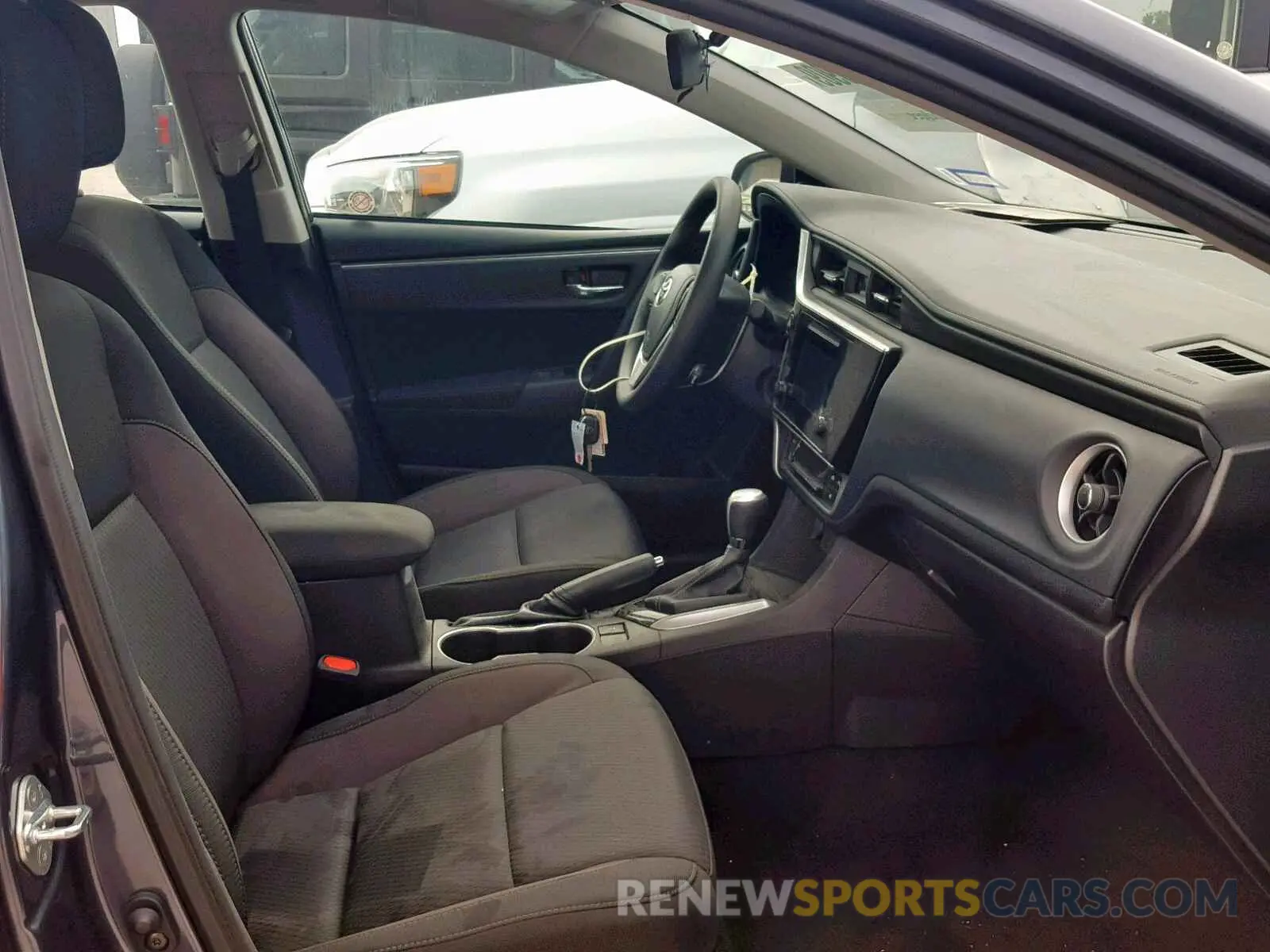 5 Photograph of a damaged car 5YFBURHE1KP889515 TOYOTA COROLLA 2019