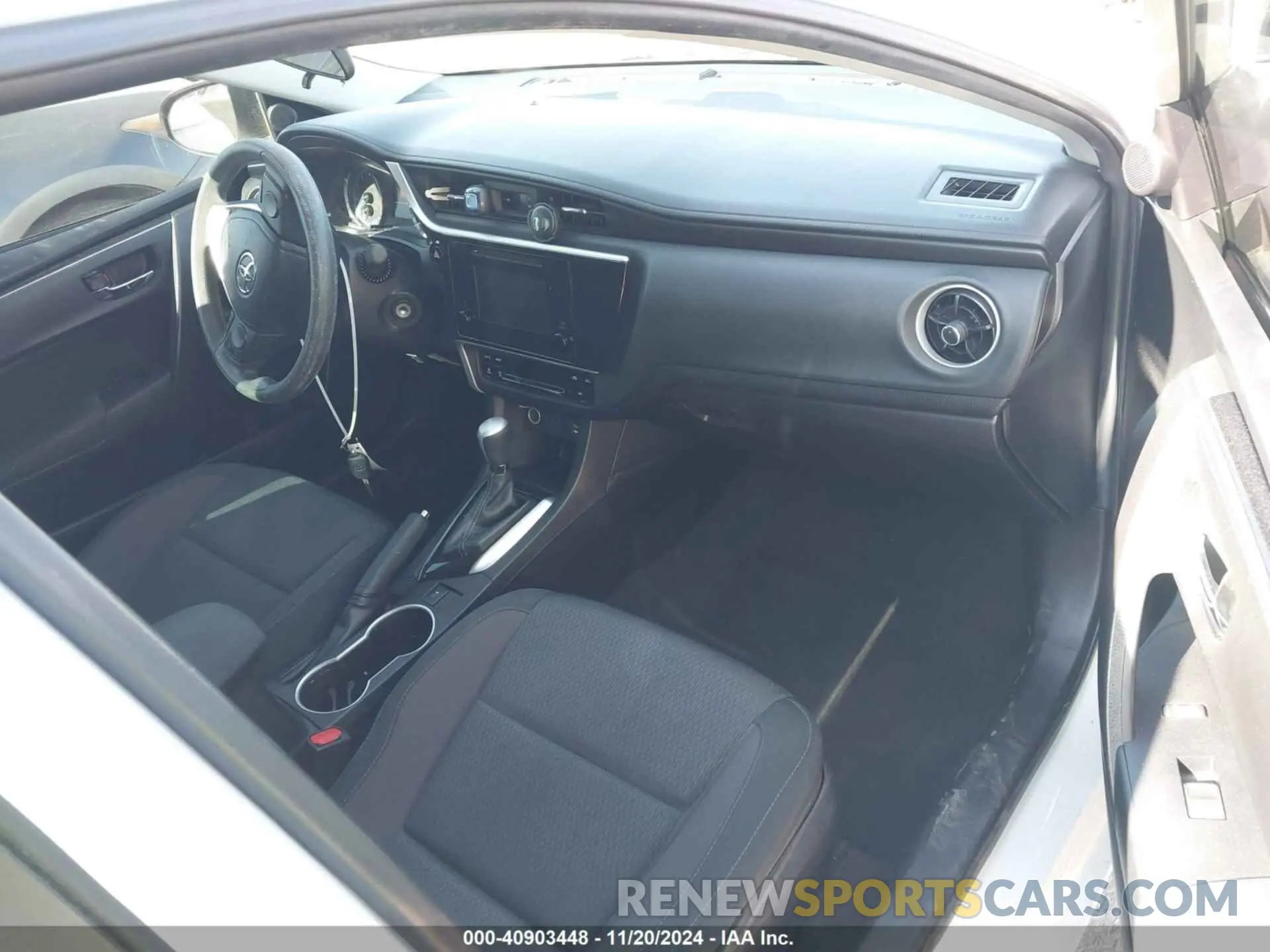 5 Photograph of a damaged car 5YFBURHE1KP893161 TOYOTA COROLLA 2019