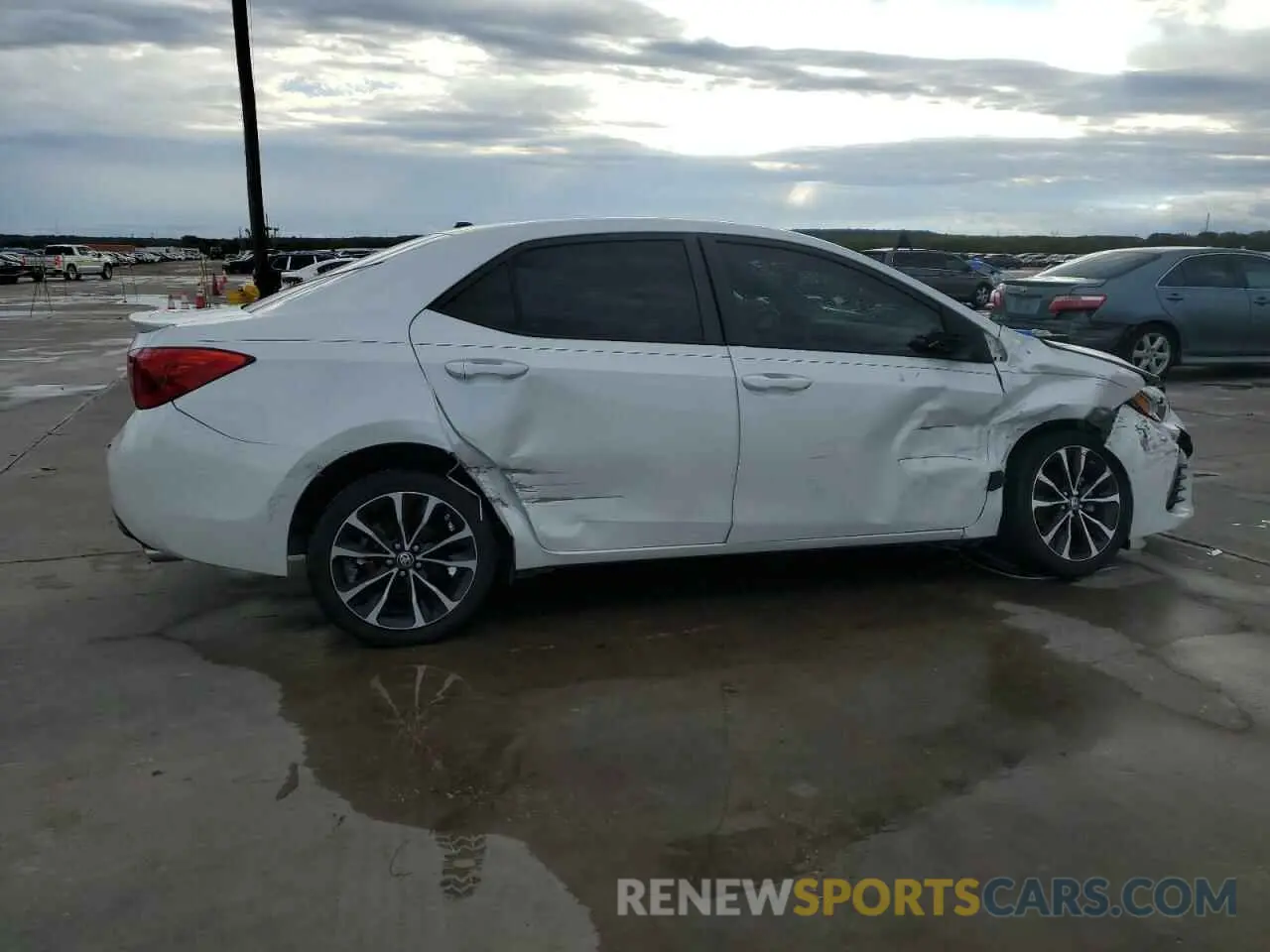 3 Photograph of a damaged car 5YFBURHE1KP897873 TOYOTA COROLLA 2019