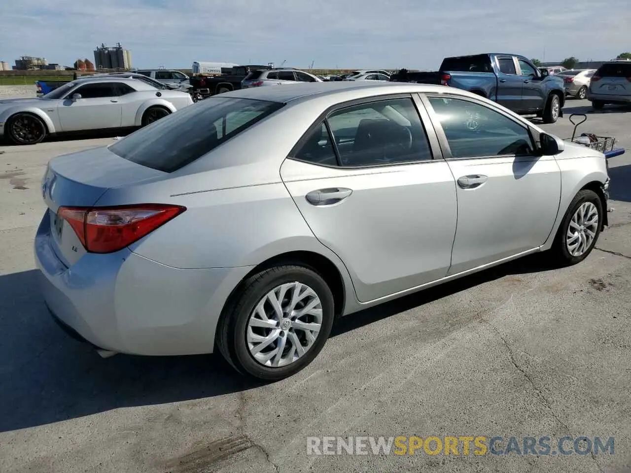 3 Photograph of a damaged car 5YFBURHE1KP899297 TOYOTA COROLLA 2019