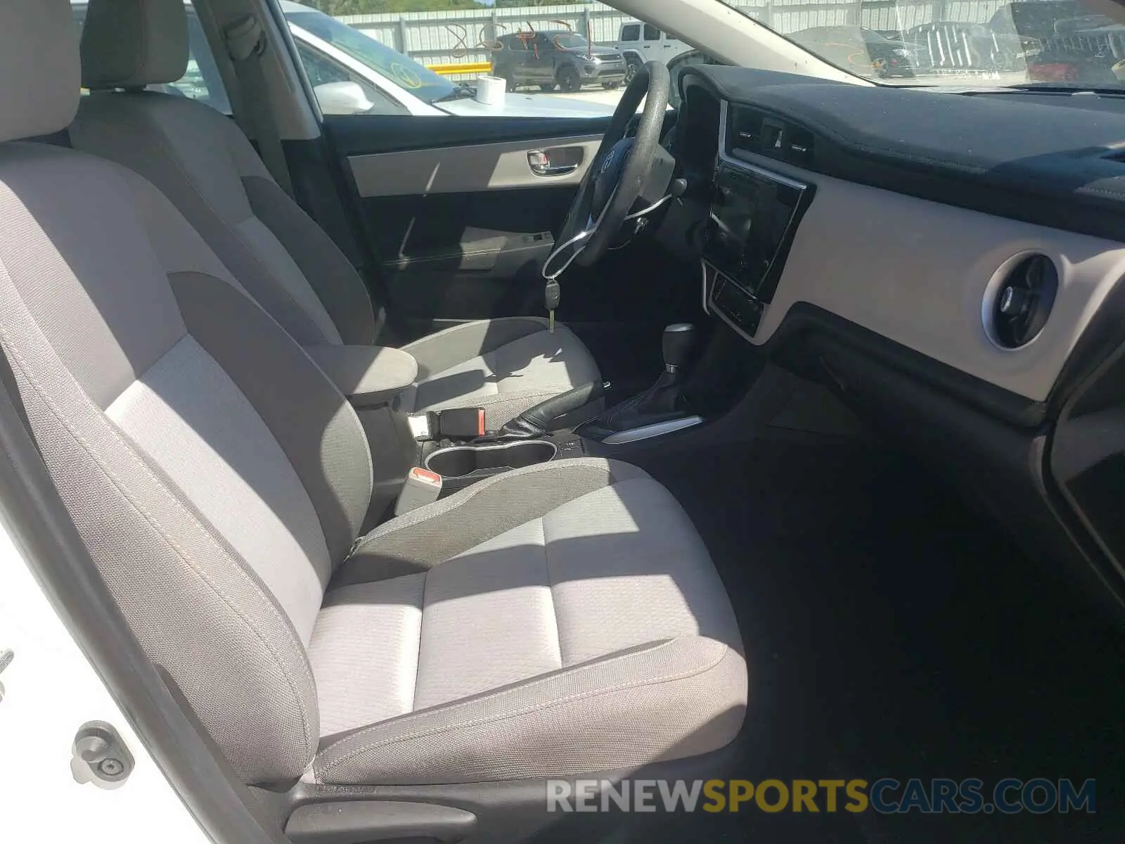 5 Photograph of a damaged car 5YFBURHE1KP906510 TOYOTA COROLLA 2019