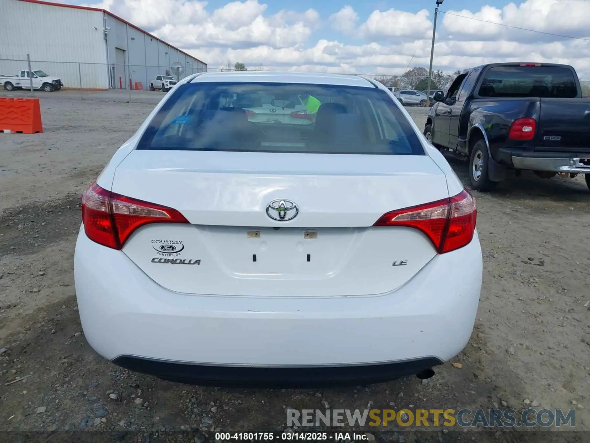 17 Photograph of a damaged car 5YFBURHE1KP920004 TOYOTA COROLLA 2019