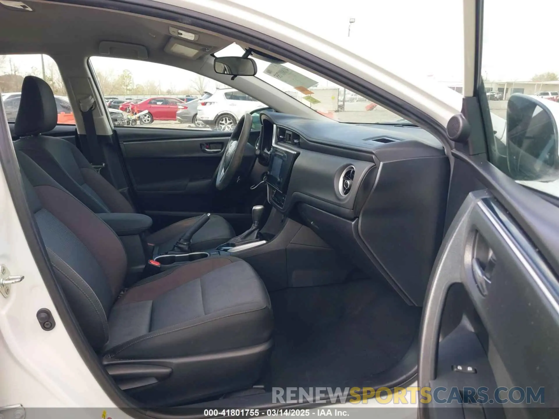 5 Photograph of a damaged car 5YFBURHE1KP920004 TOYOTA COROLLA 2019