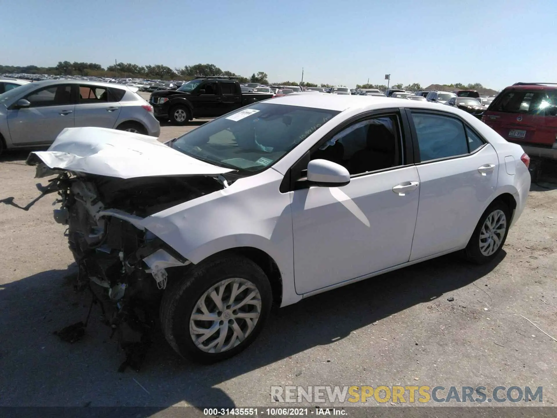 2 Photograph of a damaged car 5YFBURHE1KP923761 TOYOTA COROLLA 2019