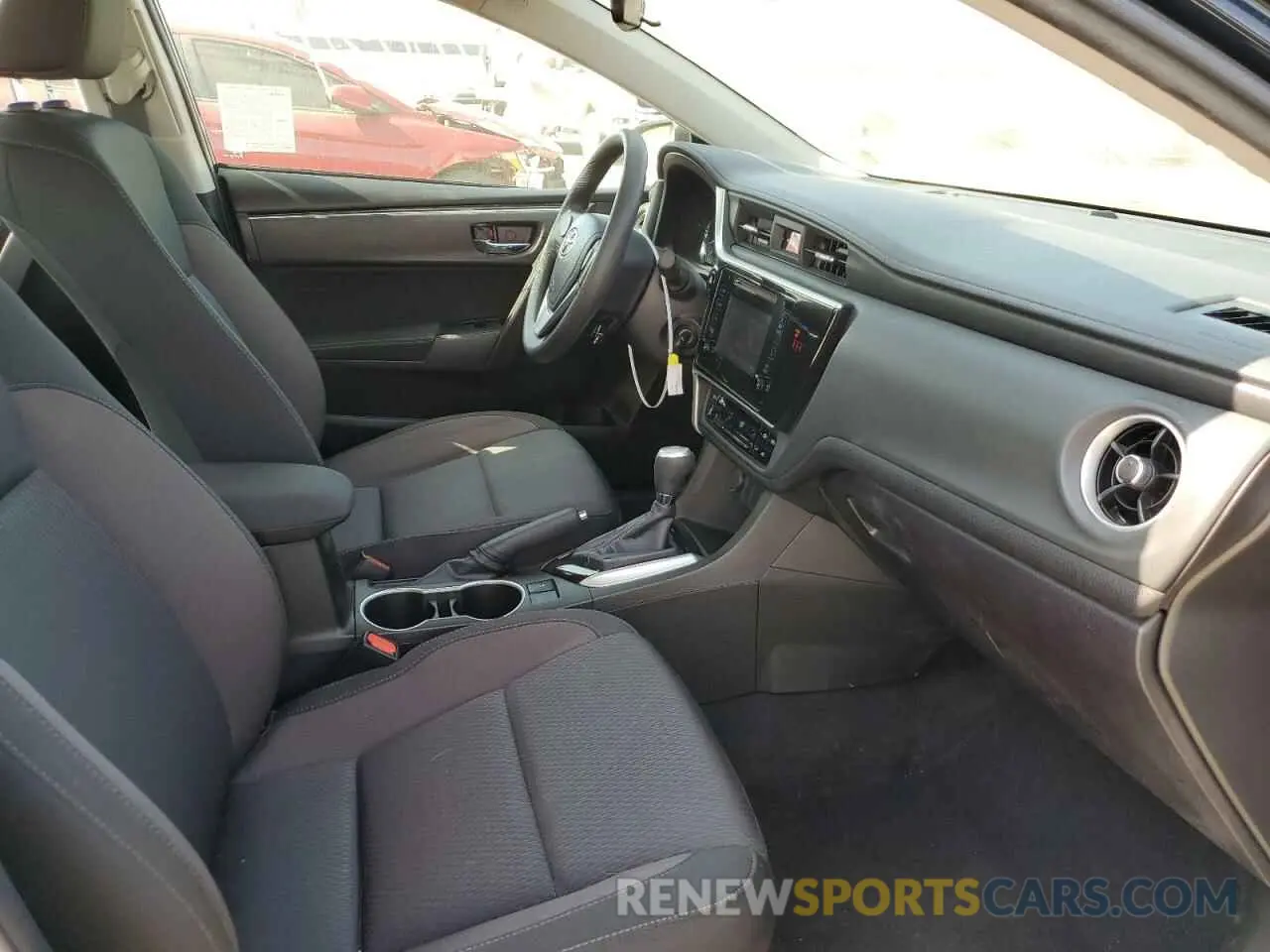 5 Photograph of a damaged car 5YFBURHE1KP924862 TOYOTA COROLLA 2019