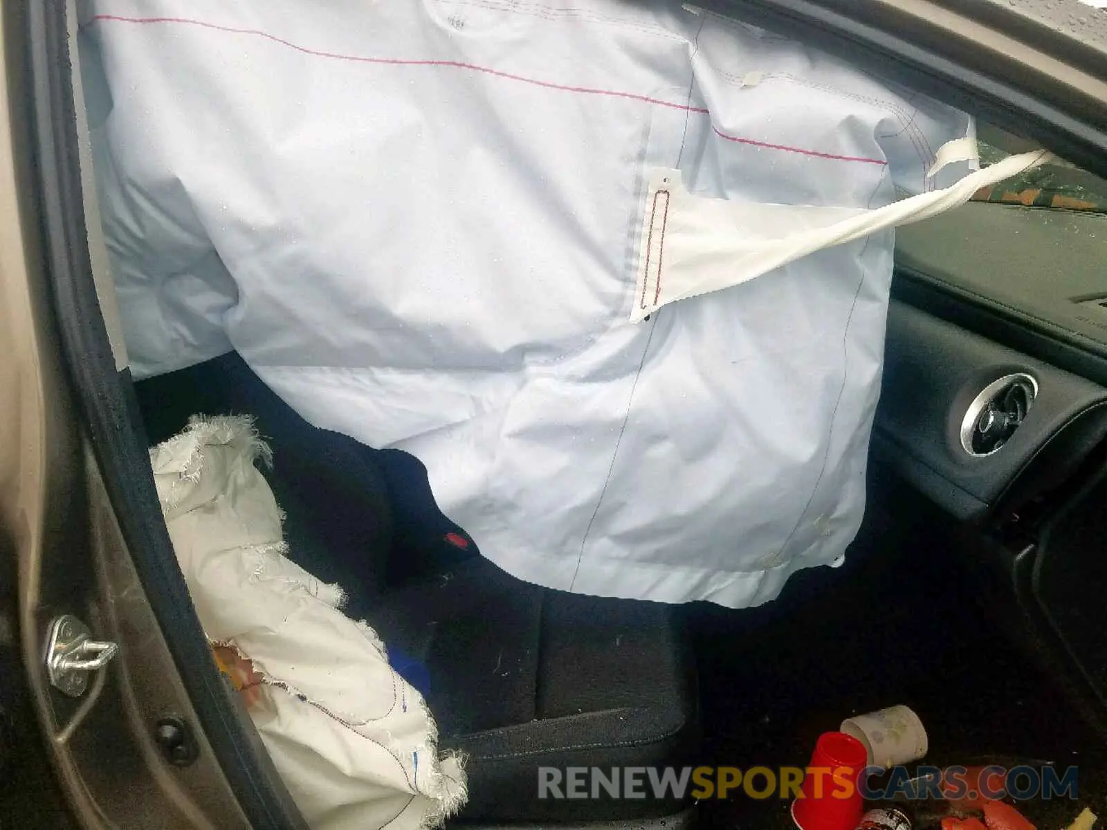5 Photograph of a damaged car 5YFBURHE1KP925218 TOYOTA COROLLA 2019