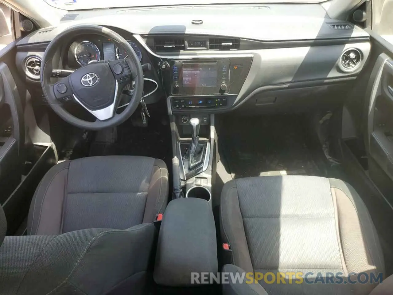 8 Фотография поврежденного автомобиля 5YFBURHE1KP931679 TOYOTA COROLLA 2019