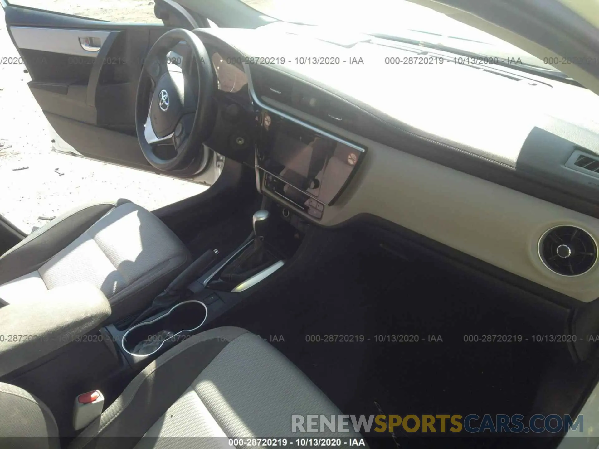 5 Photograph of a damaged car 5YFBURHE1KP932122 TOYOTA COROLLA 2019