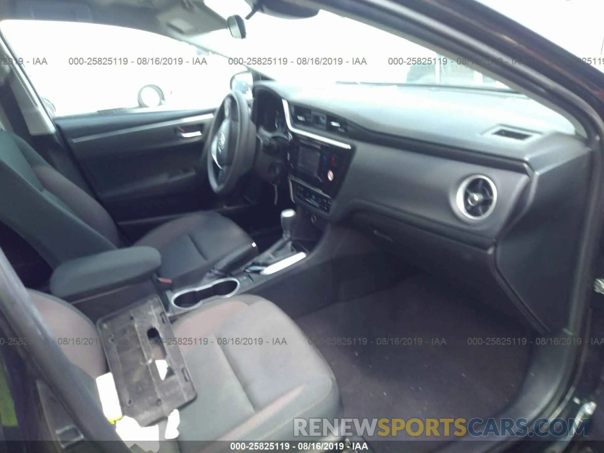 5 Photograph of a damaged car 5YFBURHE1KP935764 TOYOTA COROLLA 2019