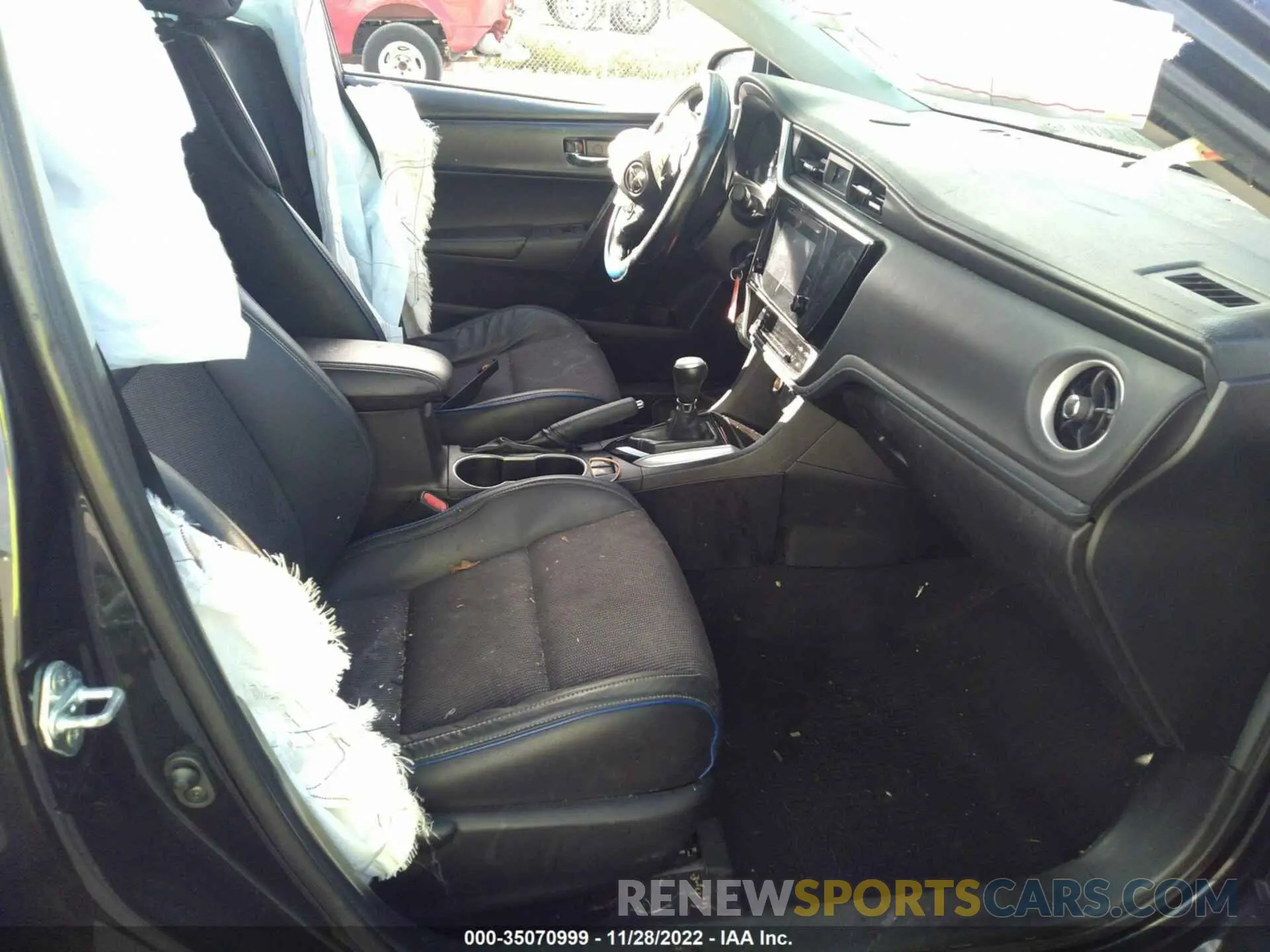 5 Photograph of a damaged car 5YFBURHE1KP938258 TOYOTA COROLLA 2019