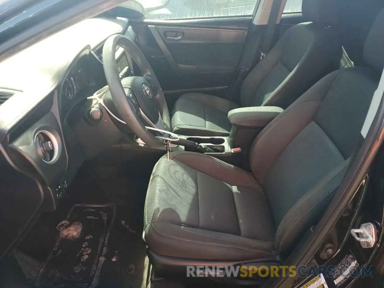 7 Photograph of a damaged car 5YFBURHE1KP939118 TOYOTA COROLLA 2019