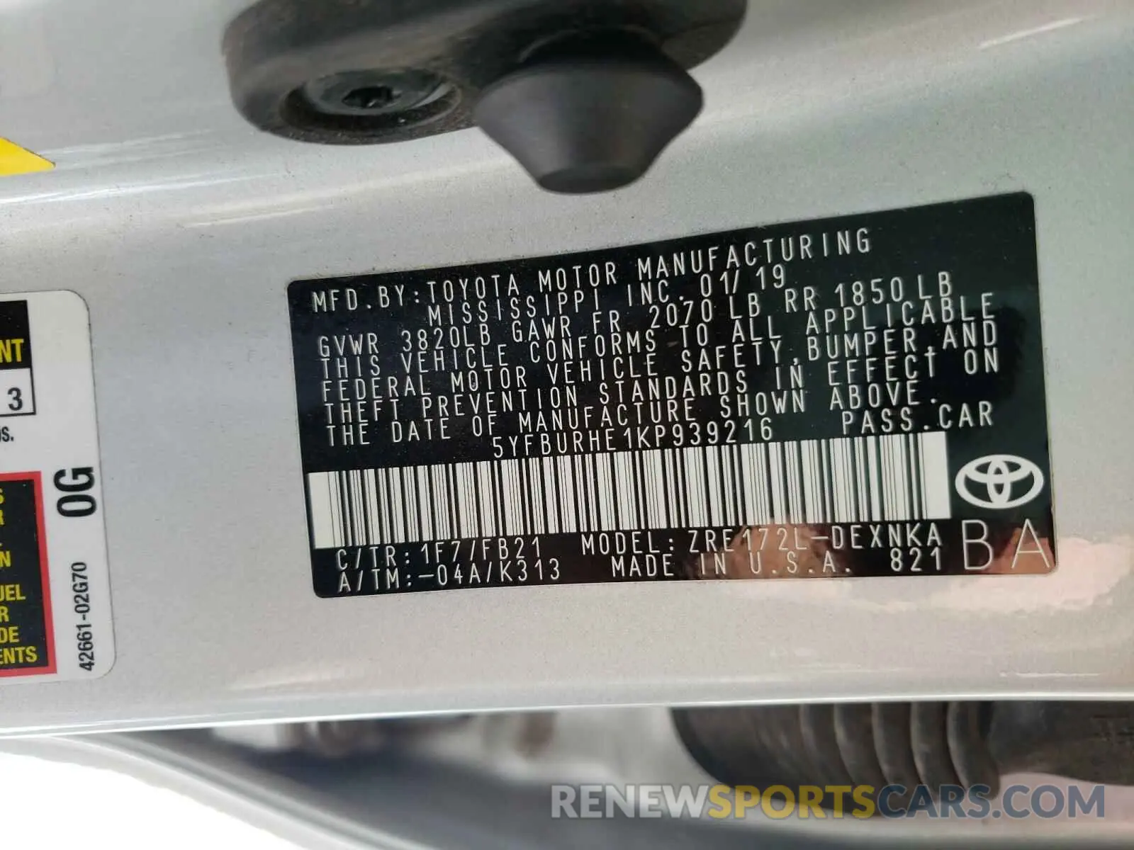10 Photograph of a damaged car 5YFBURHE1KP939216 TOYOTA COROLLA 2019