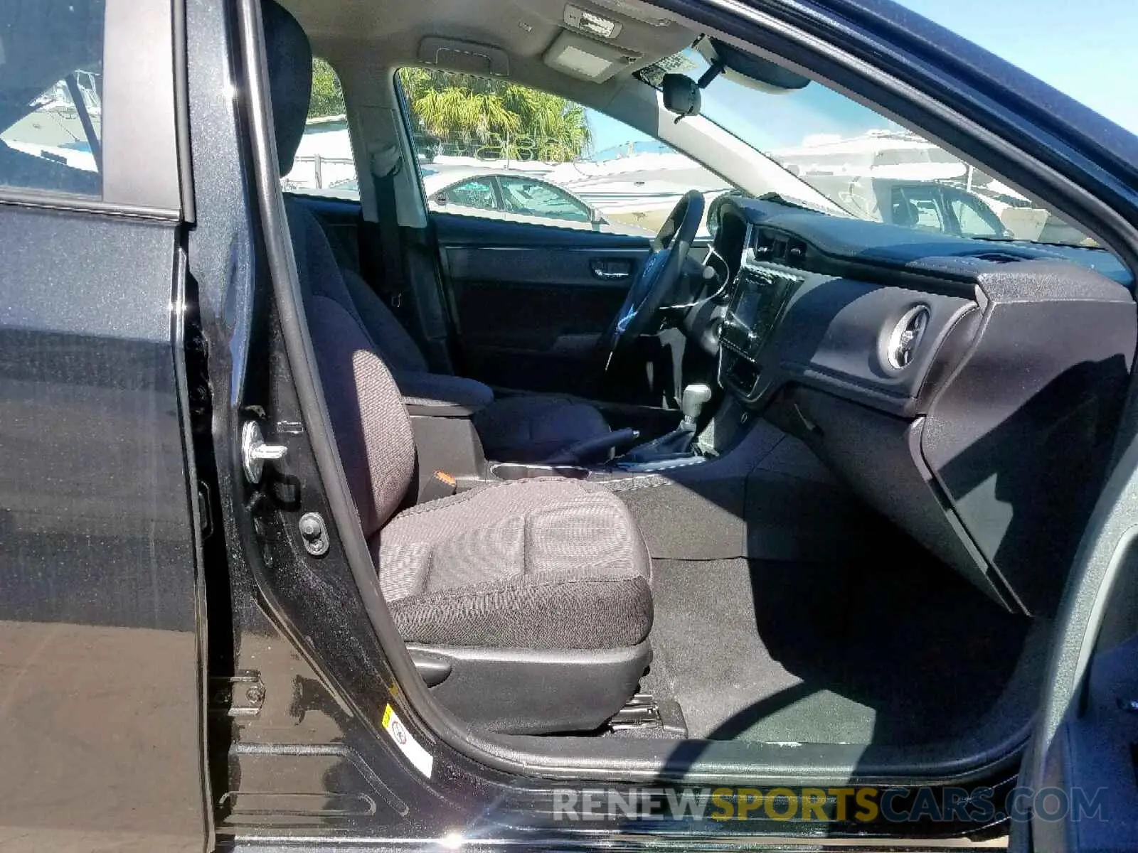 5 Photograph of a damaged car 5YFBURHE1KP939619 TOYOTA COROLLA 2019