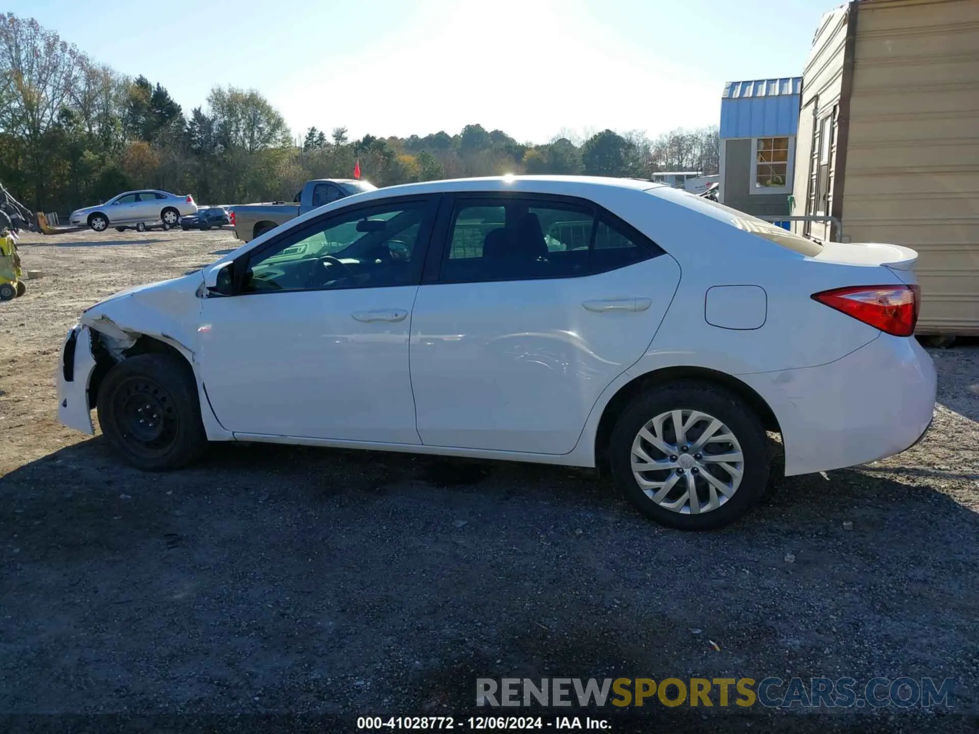 14 Photograph of a damaged car 5YFBURHE1KP939748 TOYOTA COROLLA 2019